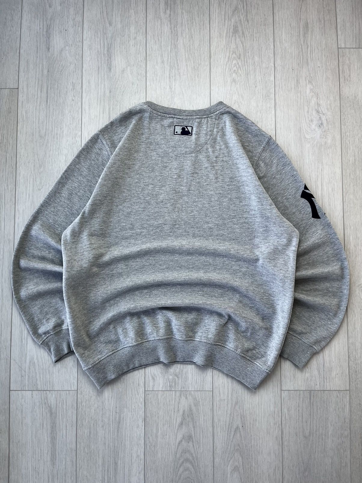 Majestic MLB New York Yankees Vintage Crewneck Sweatshirt Center Logo Size US XL / EU 56 / 4 - 12 Thumbnail