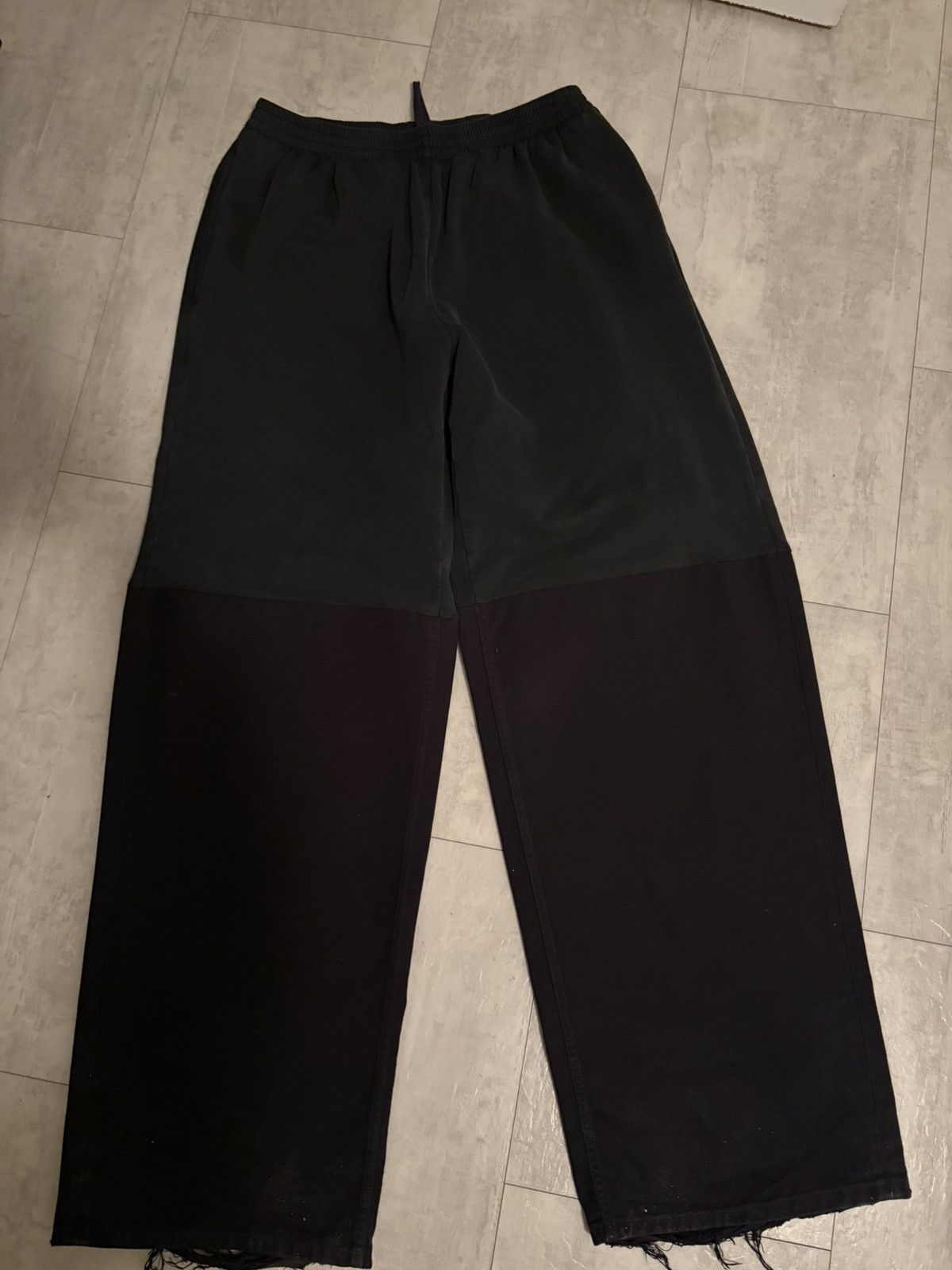 Balenciaga SS2023 Balenciaga Mudshow Hybrid Black 50/50 Half Sweatpant Size US 32 / EU 48 - 1 Thumbnail