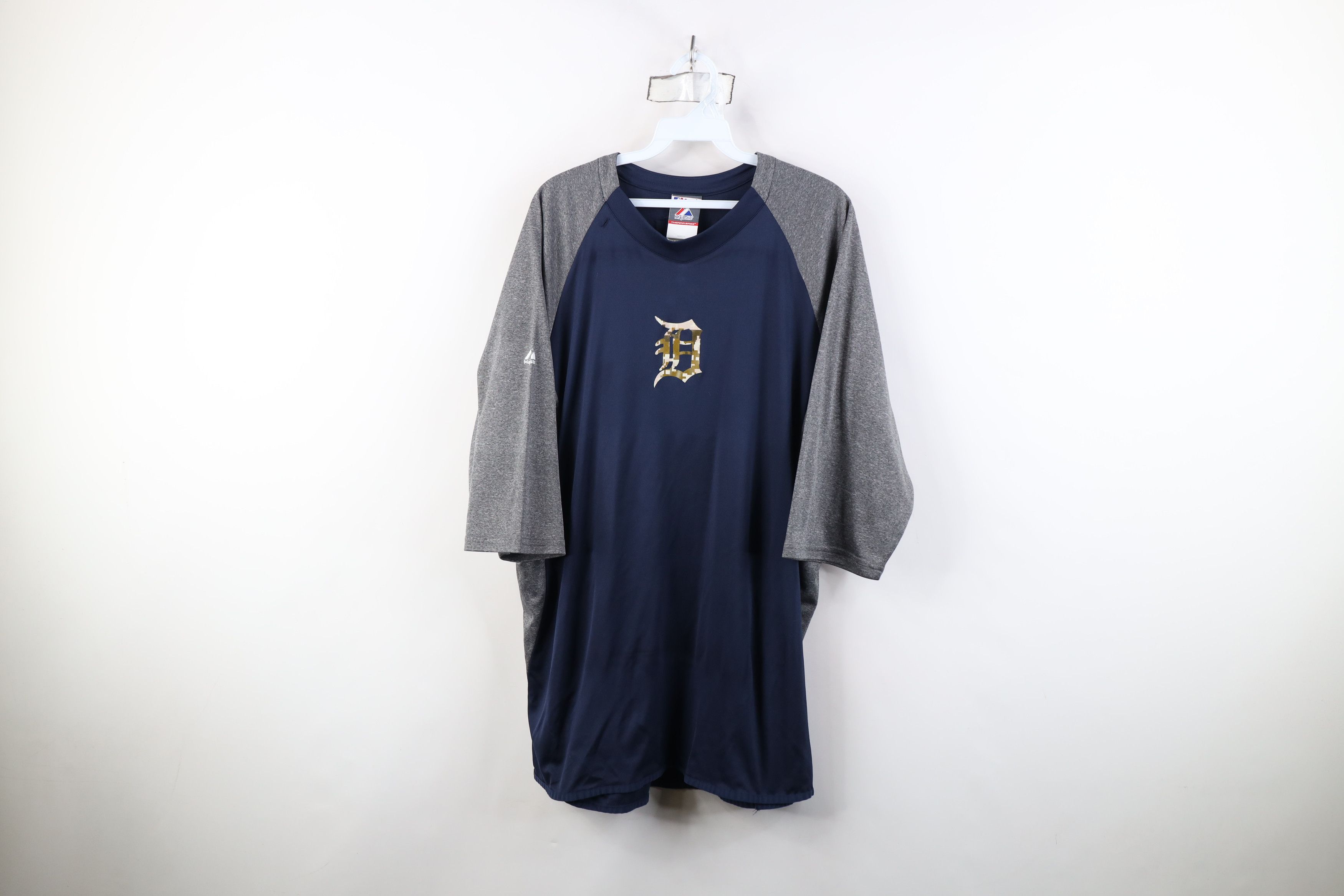 Majestic Majestic Old English D Detroit Tigers Raglan T-Shirt Size US XL / EU 56 / 4 - 1 Thumbnail