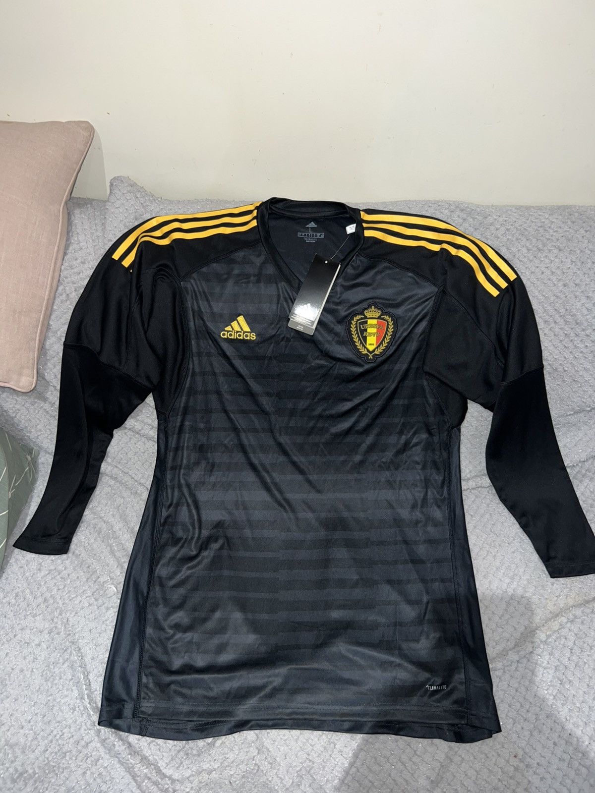 Adidas BELGIUM GOALKEEPER SHIRT HOME WORLD CUP 2018 No Size US L / EU 52-54 / 3 - 1 Thumbnail