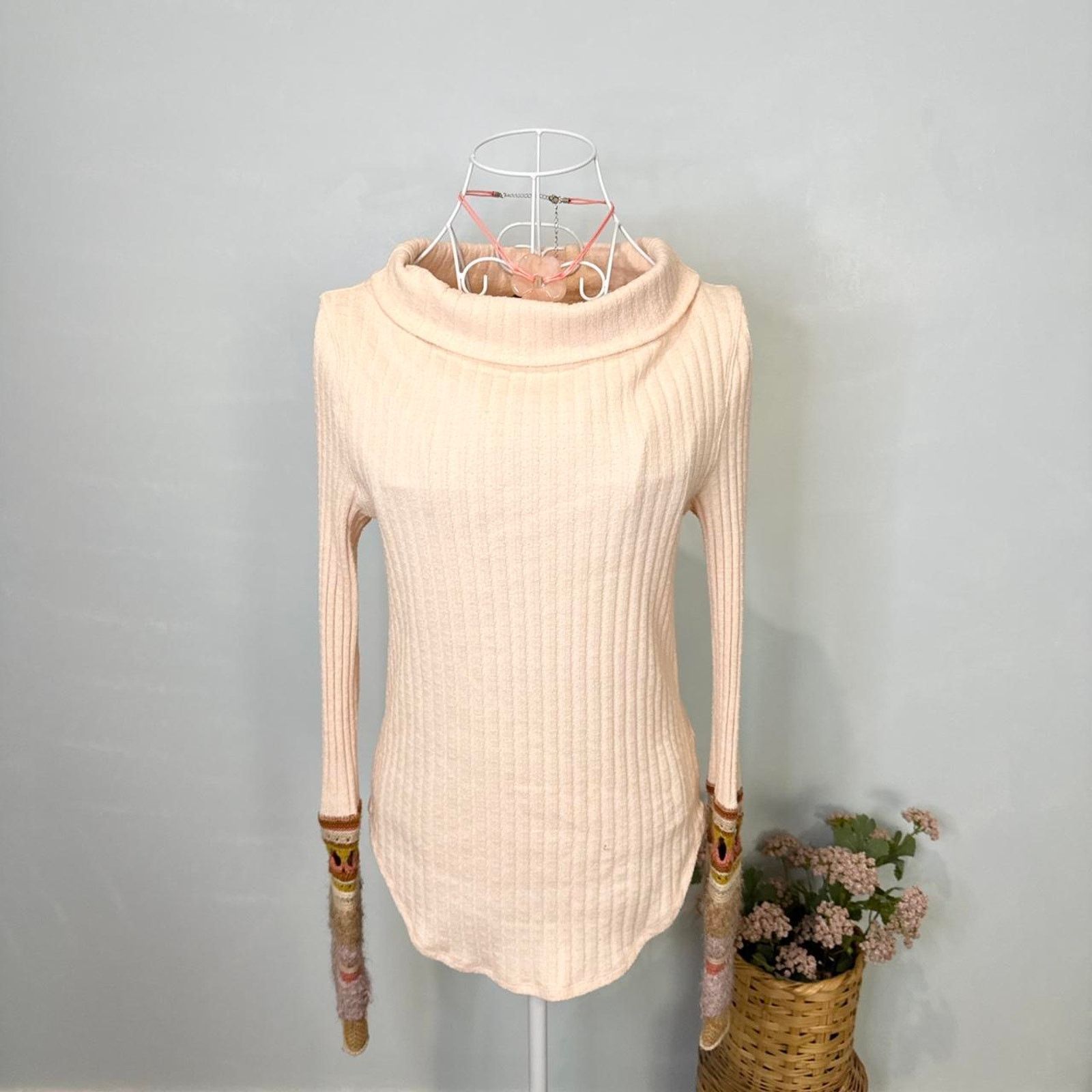 Free People pink Free People long sleeve ribbed henley thermal sweater Size M / US 6-8 / IT 42-44 - 1 Thumbnail
