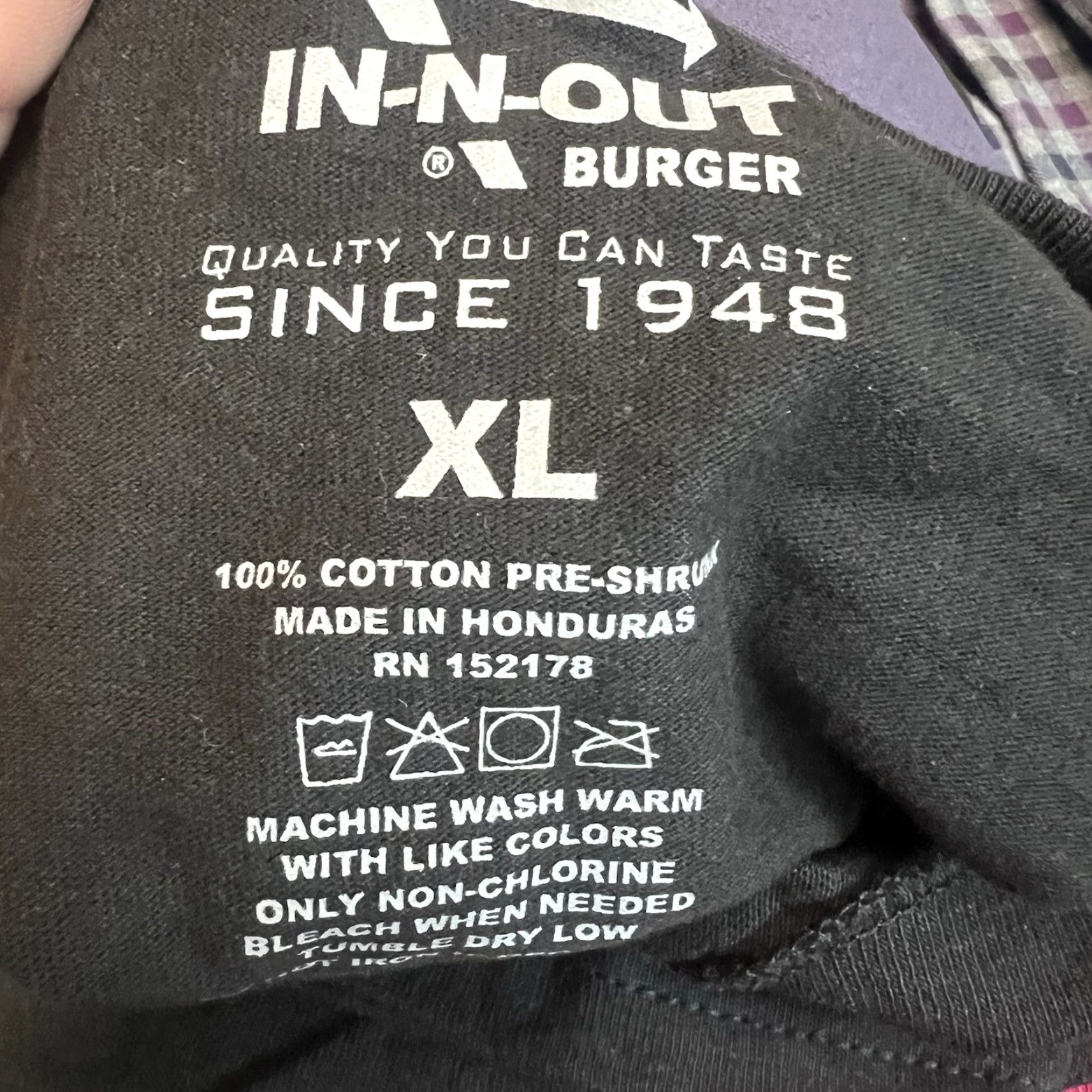 Vintage In-N-Out Burger Las Vegas T-Shirt XL Black Graphic Print Crew Neck Short Sleeve Cars California Mens Size US XL / EU 56 / 4 - 5 Thumbnail