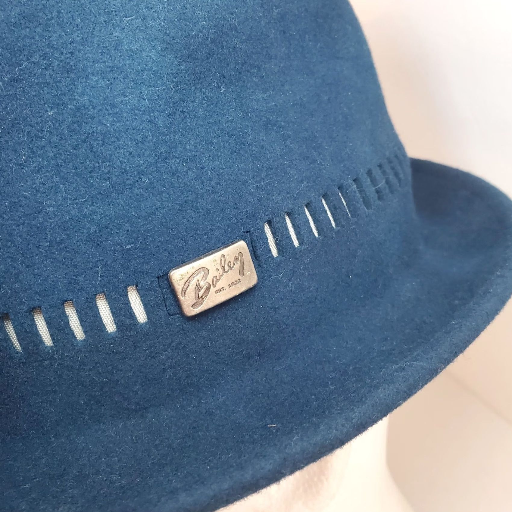 Vintage VINTAGE Bailys Of Hollywood Fedora Blue Felt 100% Wool L Mens Hipster Classic City Travel Size ONE SIZE - 3 Thumbnail