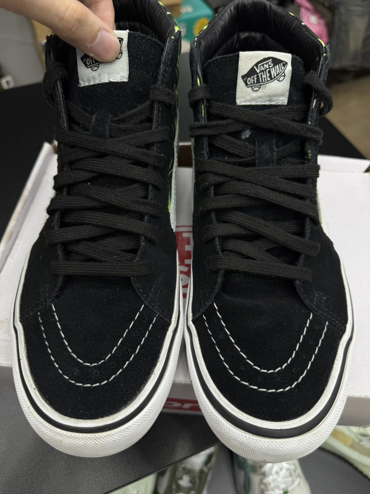Supreme Supreme 2018 Vans Glow In Dark Green Size 9 RARE Size US 9 / EU 42 - 10 Thumbnail