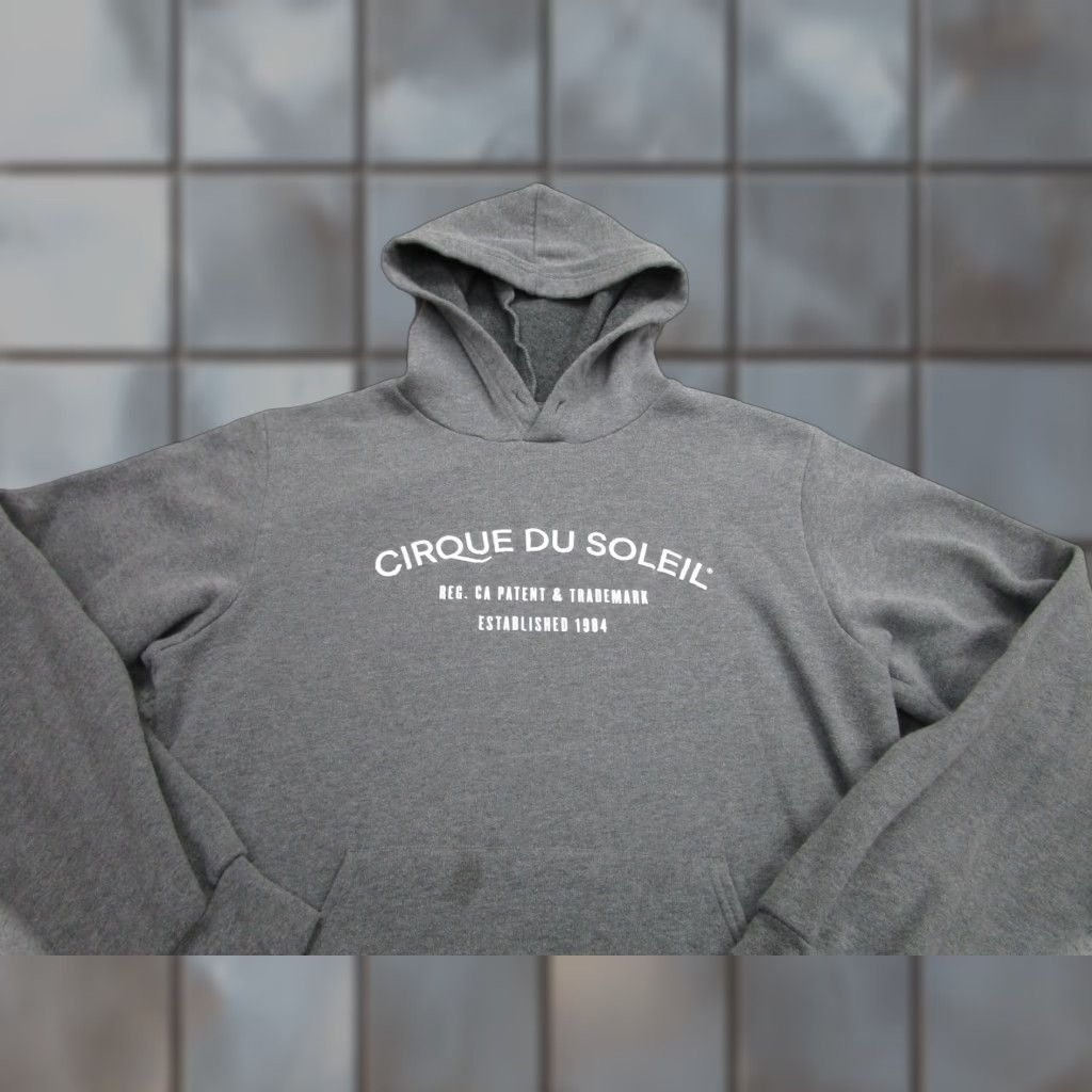 Logo 7 VINTAGE Cirque du Soleil Hoodie Mens M Gray Pullover Fleece Logo Graphic Print Size US M / EU 48-50 / 2 - 1 Thumbnail