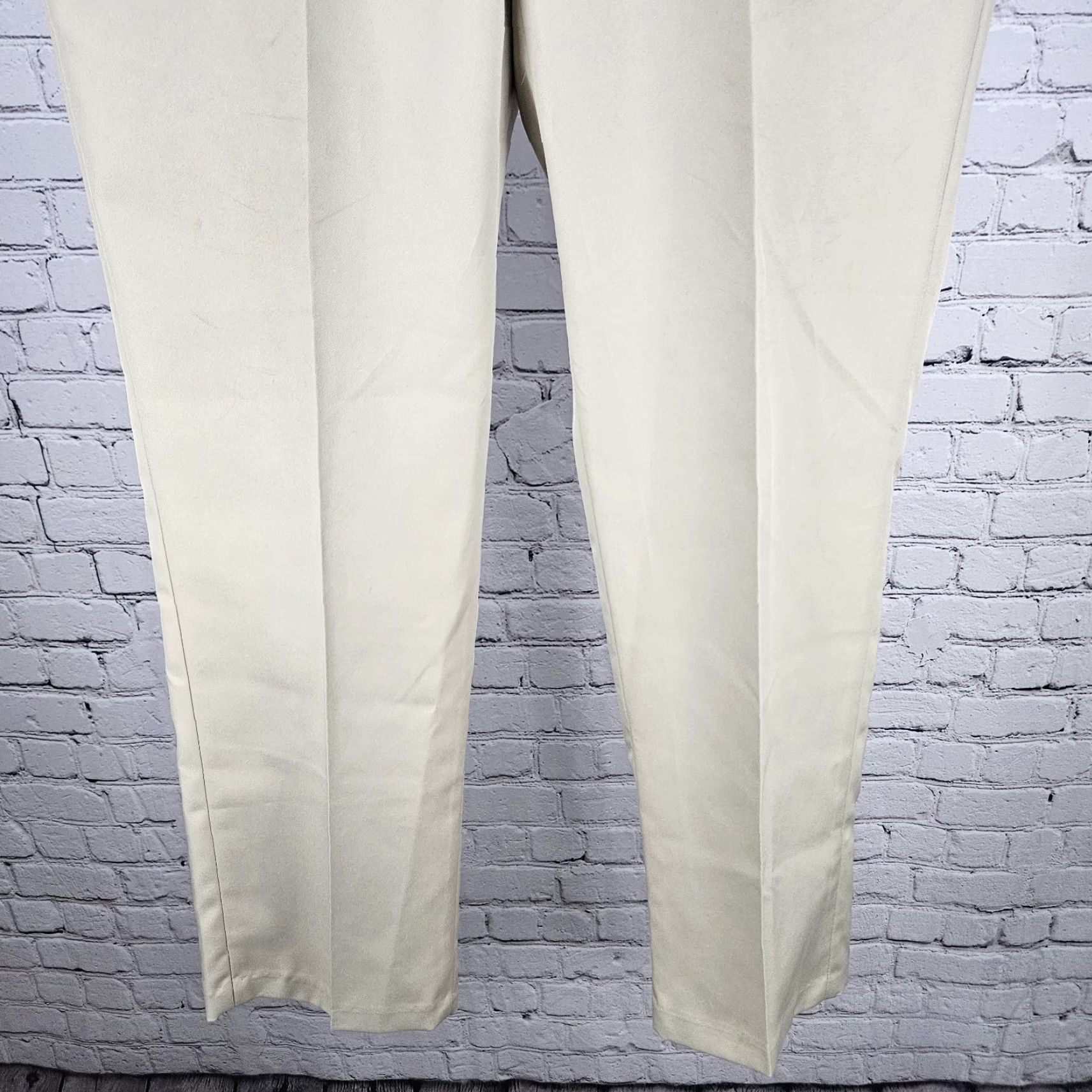 Jos. A. Bank Jos A Bank Beige Traveler Tailored Fit Flat Front Straight Leg Dress Pants 32x30 Size US 32 / EU 48 - 6 Thumbnail
