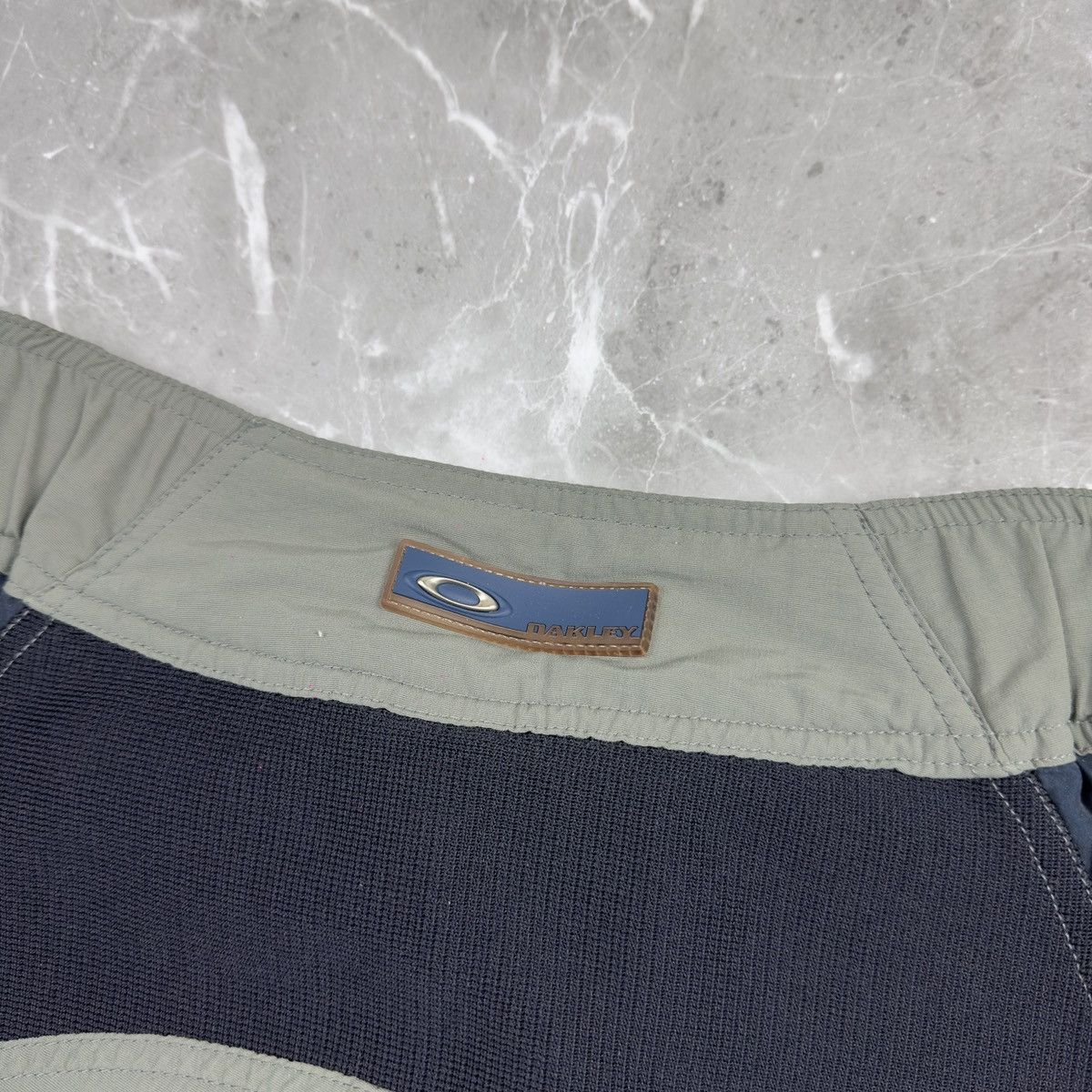 Oakley Archive☠️ Vintage Oakley Monogram Red Tab Shorts Size US 32 / EU 48 - 7 Thumbnail