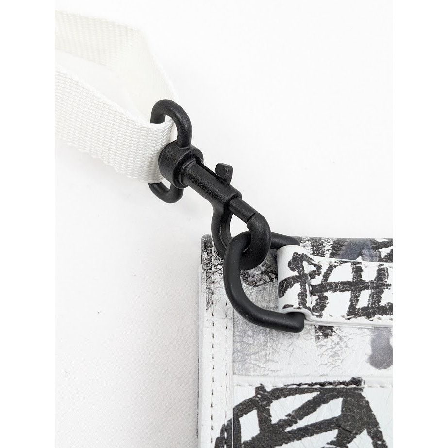 Balenciaga o1rshd1 Q:2 / Size: OS / Explorer Small Pouch Strap Graffiti Size ONE SIZE - 11 Thumbnail