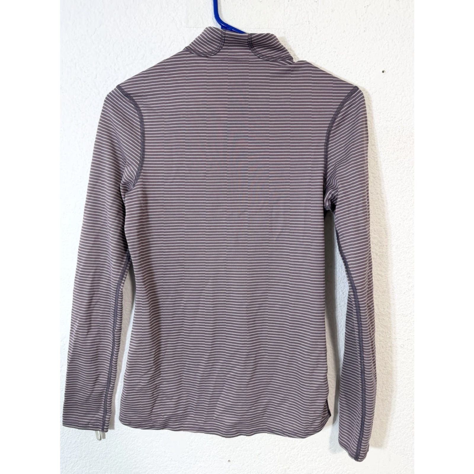 Patagonia Patagonia Capilene Pullover S Women Purple 1/4 Zip Mock Neck Lightweight Polyester Activewear Size S / US 4 / IT 40 - 7 Thumbnail