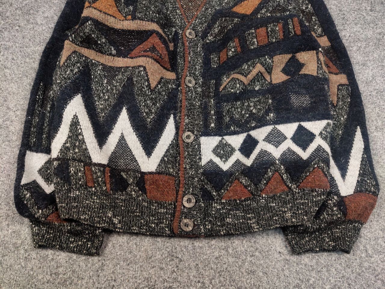 Japanese Brand Vintage 90's Japanese Style Knit Art Gray Pattern Cardigan Size US L / EU 52-54 / 3 - 9 Thumbnail