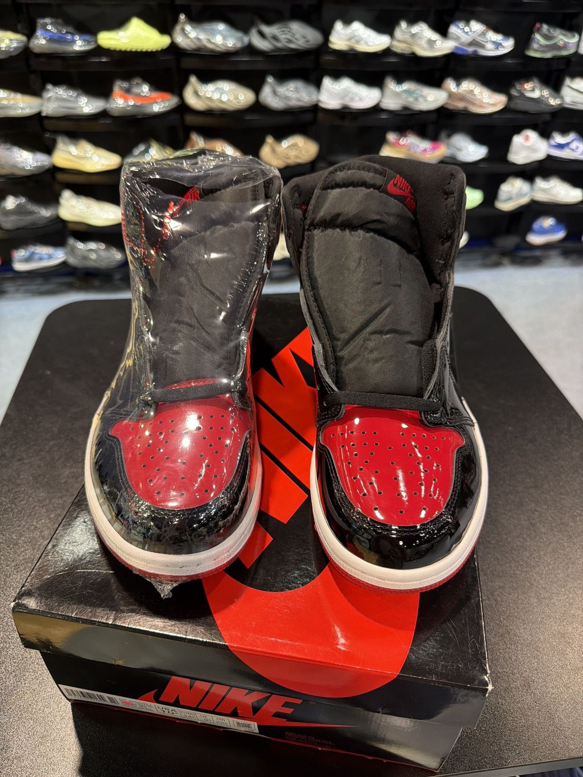Jordan Brand Jordan 1 High patent Bred Size-10.5 Brand New Size US 10.5 / EU 43-44 - 2 Thumbnail