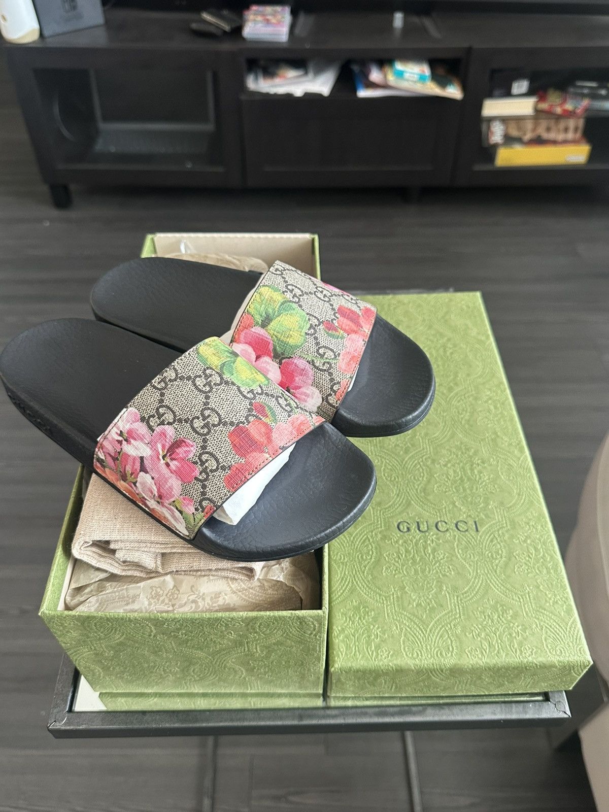 Gucci Wmns GG Supreme slide “Blooms”