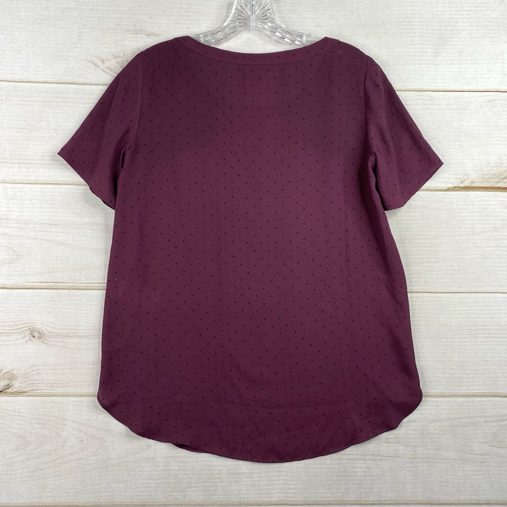 Banana Republic VINTAGE Banana Republic Women XS Top Burgundy Polka Dot Short Sleeve Classic Preppy Size XS / US 0-2 / IT 36-38 - 6 Thumbnail