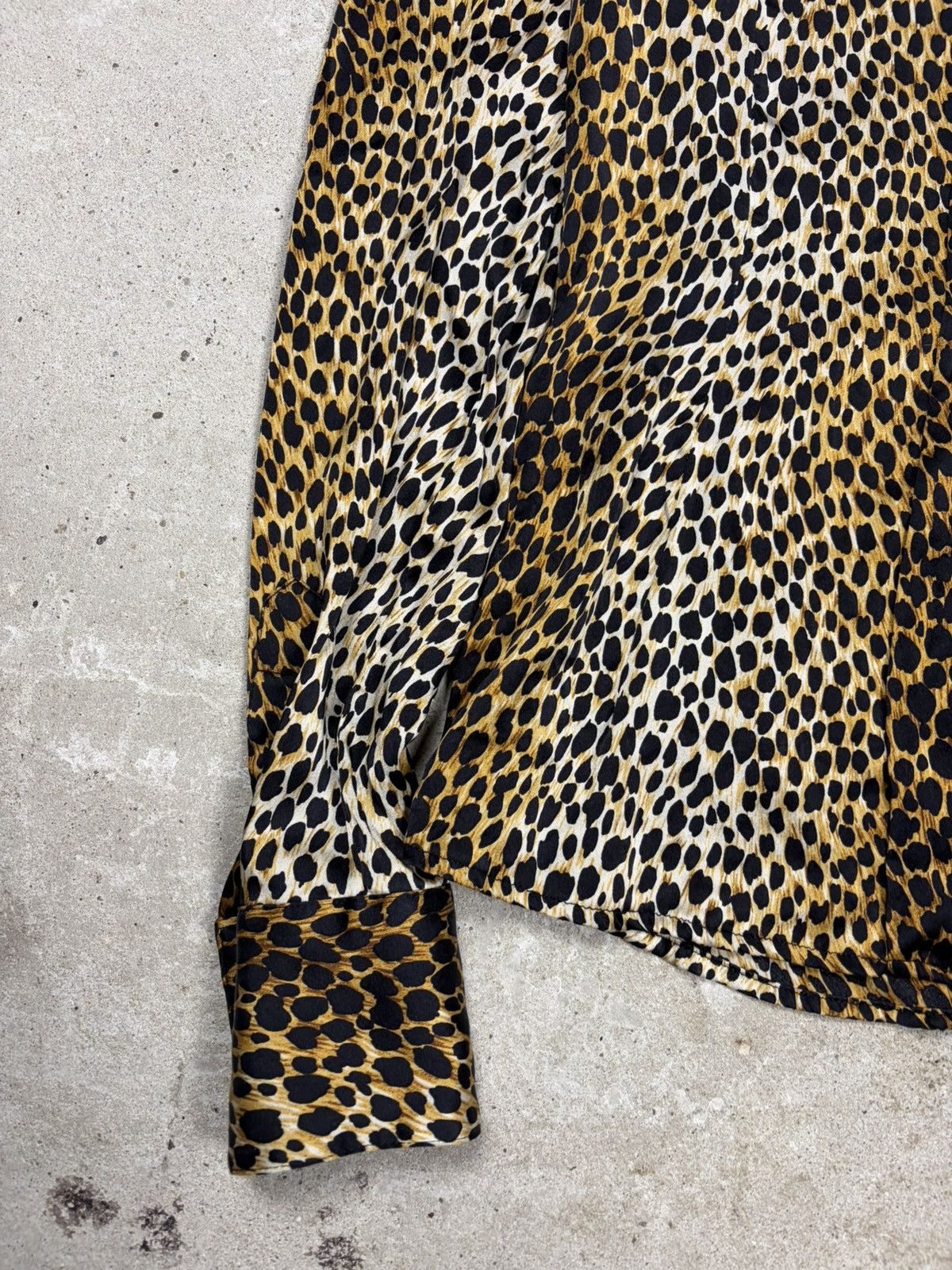 Dolce & Gabbana 2000s Dolce & Gabbana Silk Leopard Print Shirt Button Up Size S / US 4 / IT 40 - 12 Thumbnail