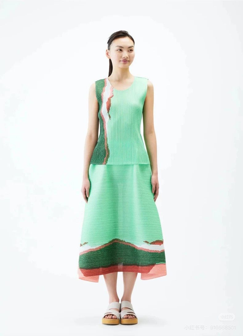 Issey Miyake Issey Miyake size:5 Green spring skirt Size 42" / US 20 - 9 Thumbnail