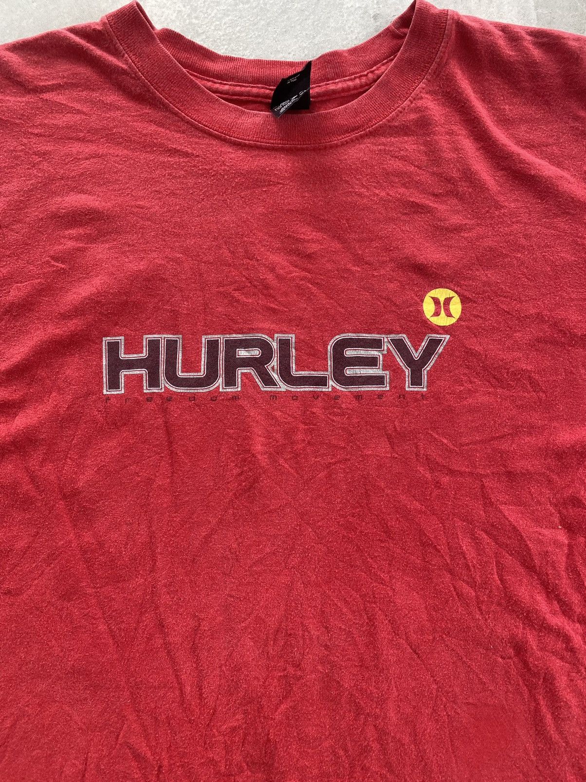Hurley × Vintage VINTAGE HURLEY SPELLOUT TEE Size US XL / EU 56 / 4 - 2 Thumbnail