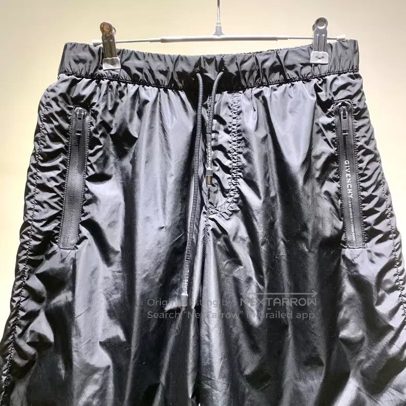 Givenchy Givenchy Black Solid Zip Pocket Nylon Shorts Size US 30 / EU 46 - 3 Thumbnail