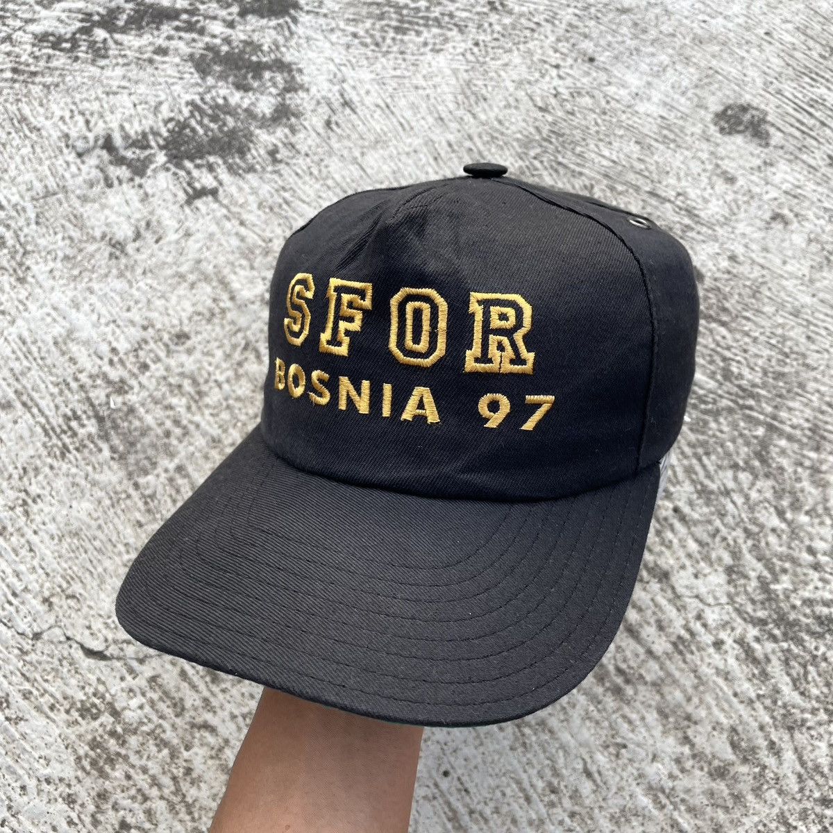 Vintage VTG 1997 SFOR Bosnia Military Snapback Hat Green Underbrim Size ONE SIZE - 3 Thumbnail