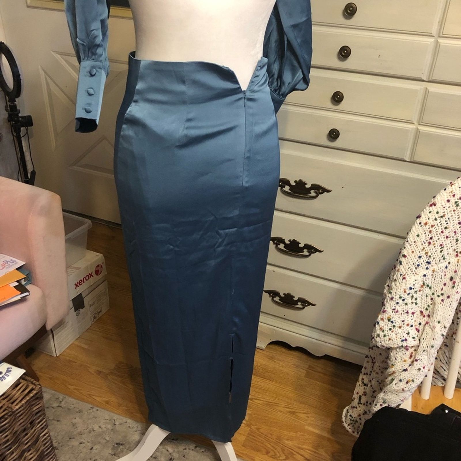 Victorinox NWT! Vici • Ice Blue Satin Skirt Set • Size Small Size S / US 4 / IT 40 - 4 Thumbnail