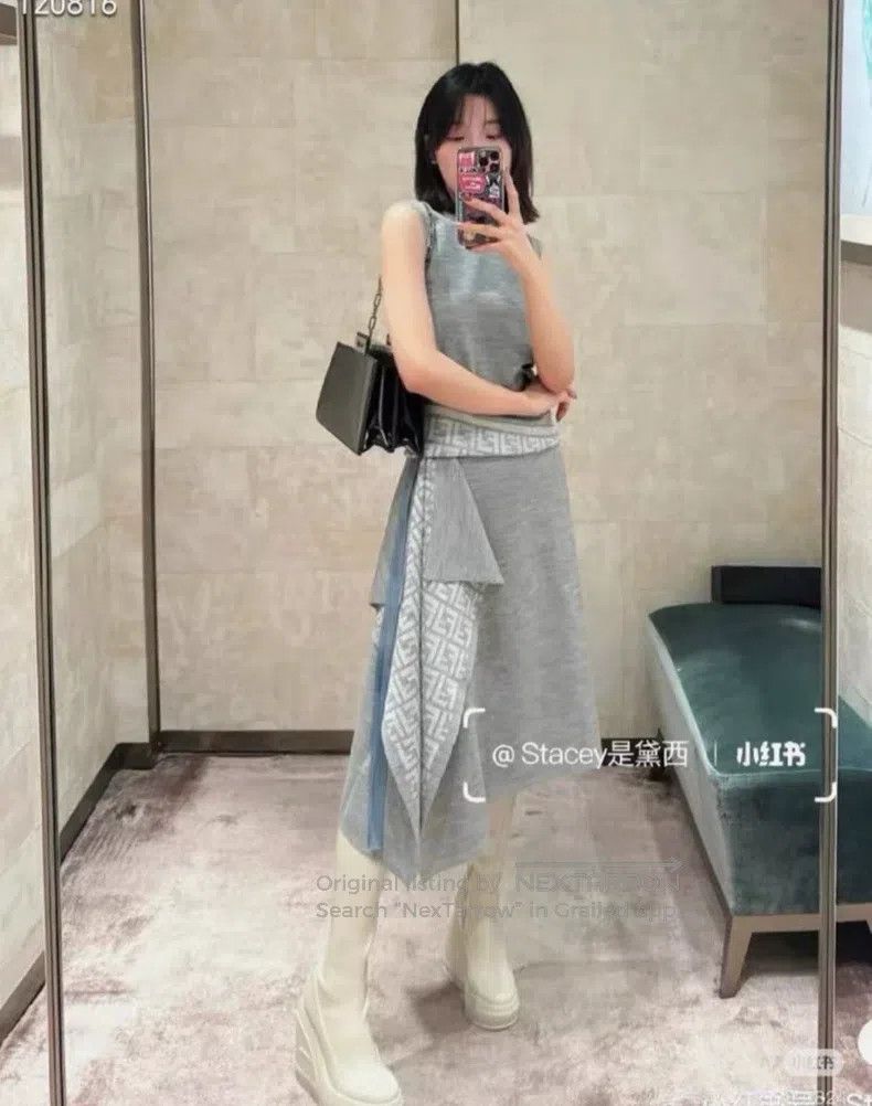 Fendi Fendi SS23 Monogrammed Wool Long Skirt Set, Wool Vest and Size XS / US 0-2 / IT 36-38 - 5 Thumbnail