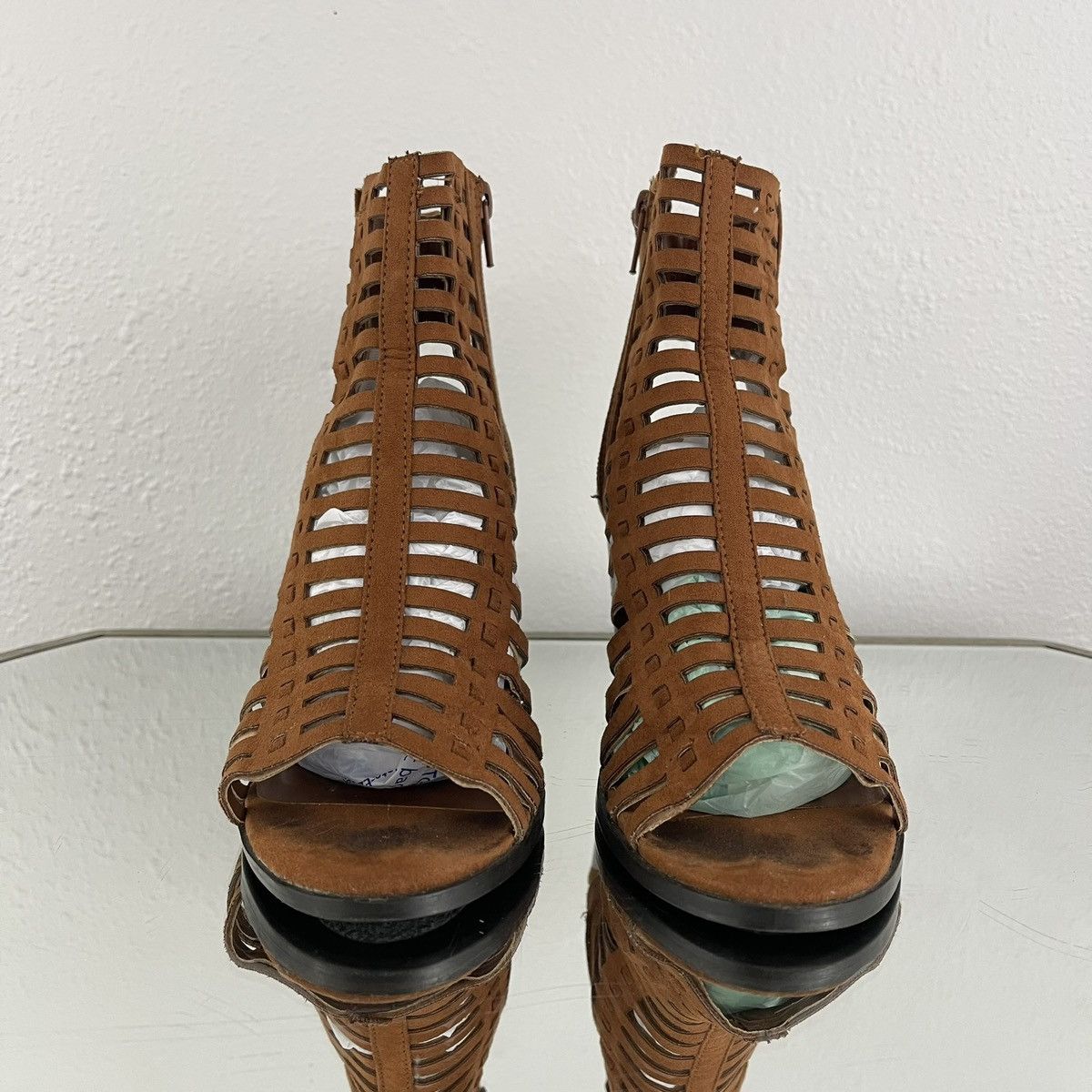 Forever 21 FOREVER 21 Light Brown Gladiator Ankle Sandal Block Heels Size US 7 / IT 37 - 9 Thumbnail