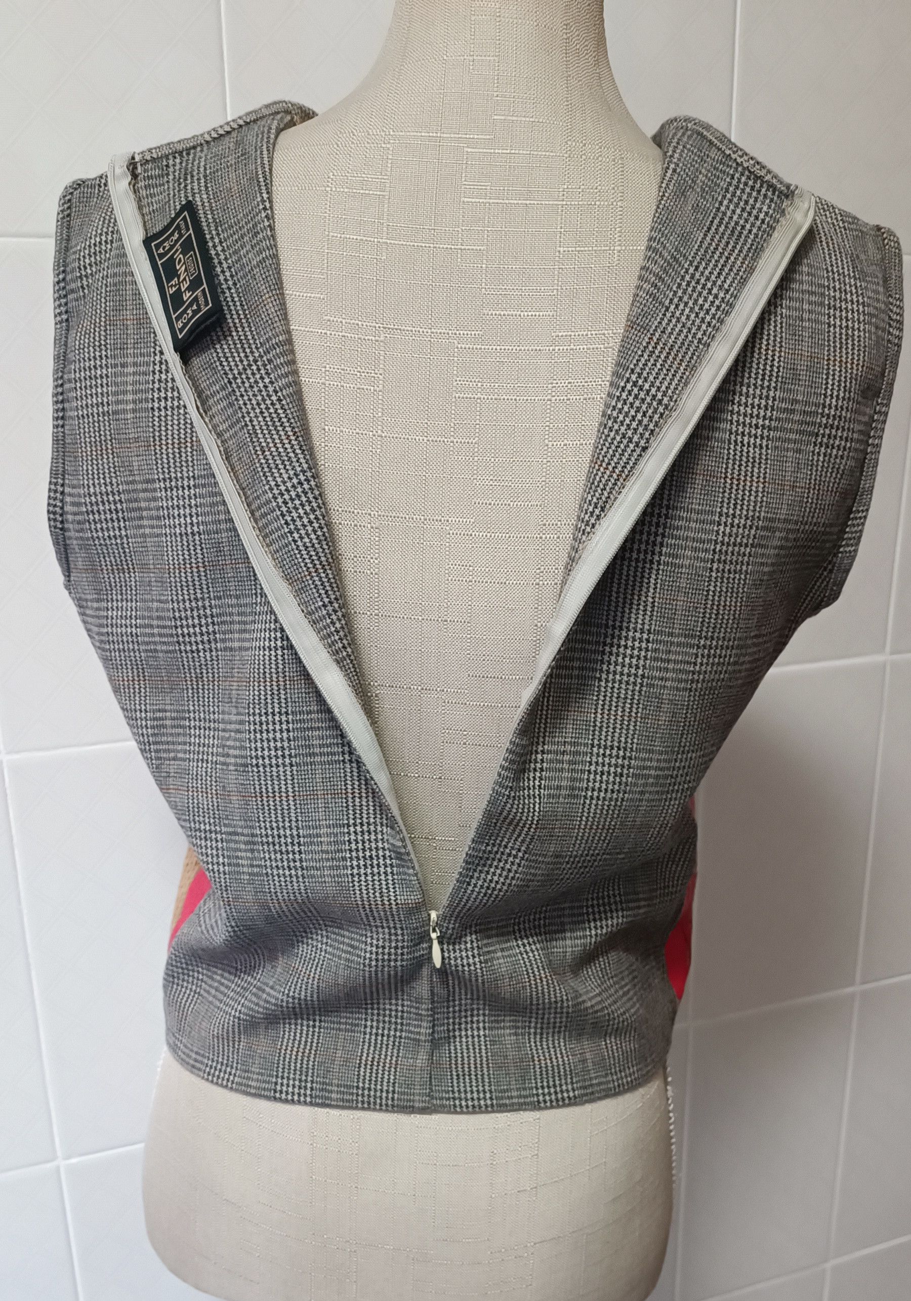 Fendi Top - Camel wool knit front / Prince of Wales check back. Size M / US 6-8 / IT 42-44 - 12 Thumbnail