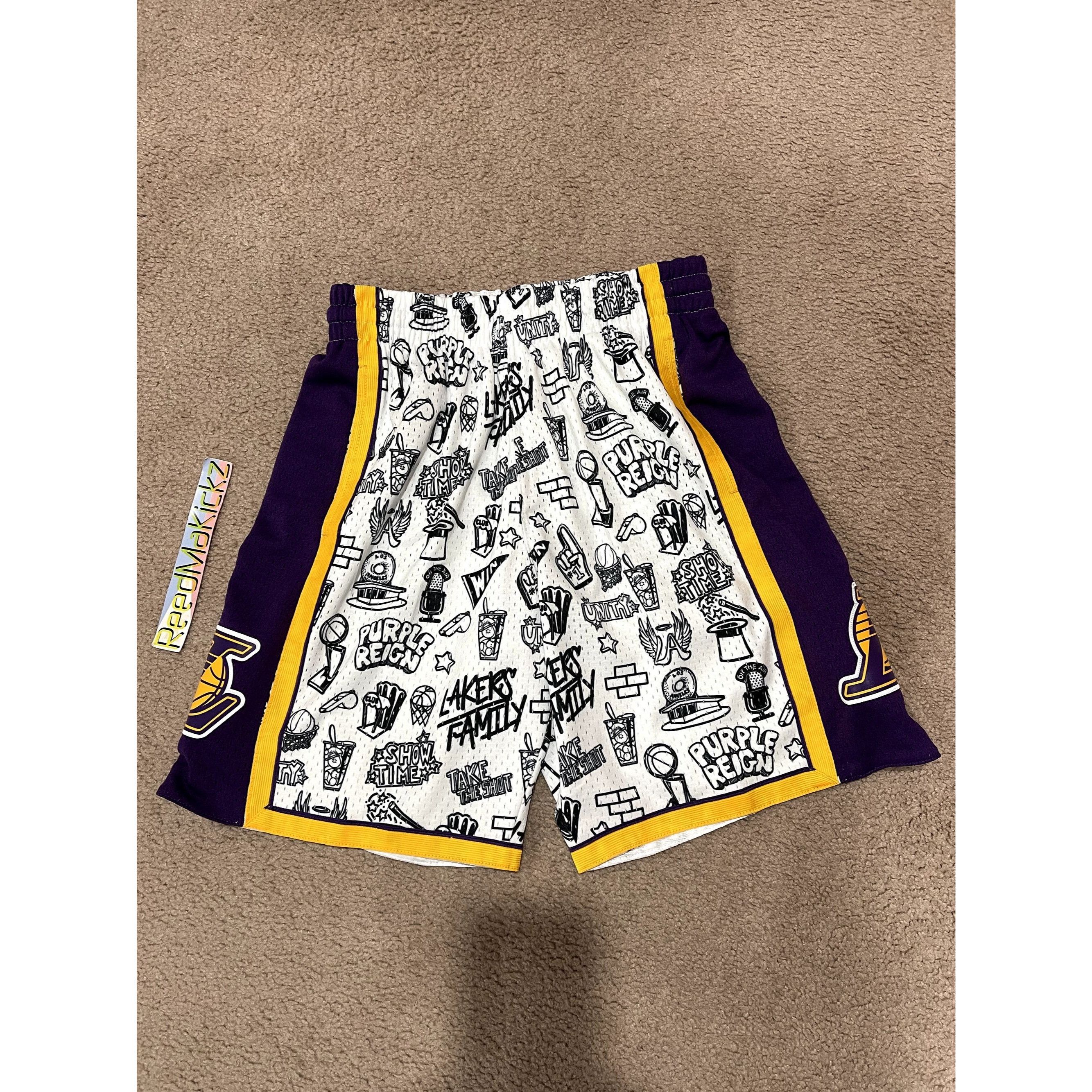 Mitchell & Ness L.A Lakers HWC Doodle Shorts Mens Medium