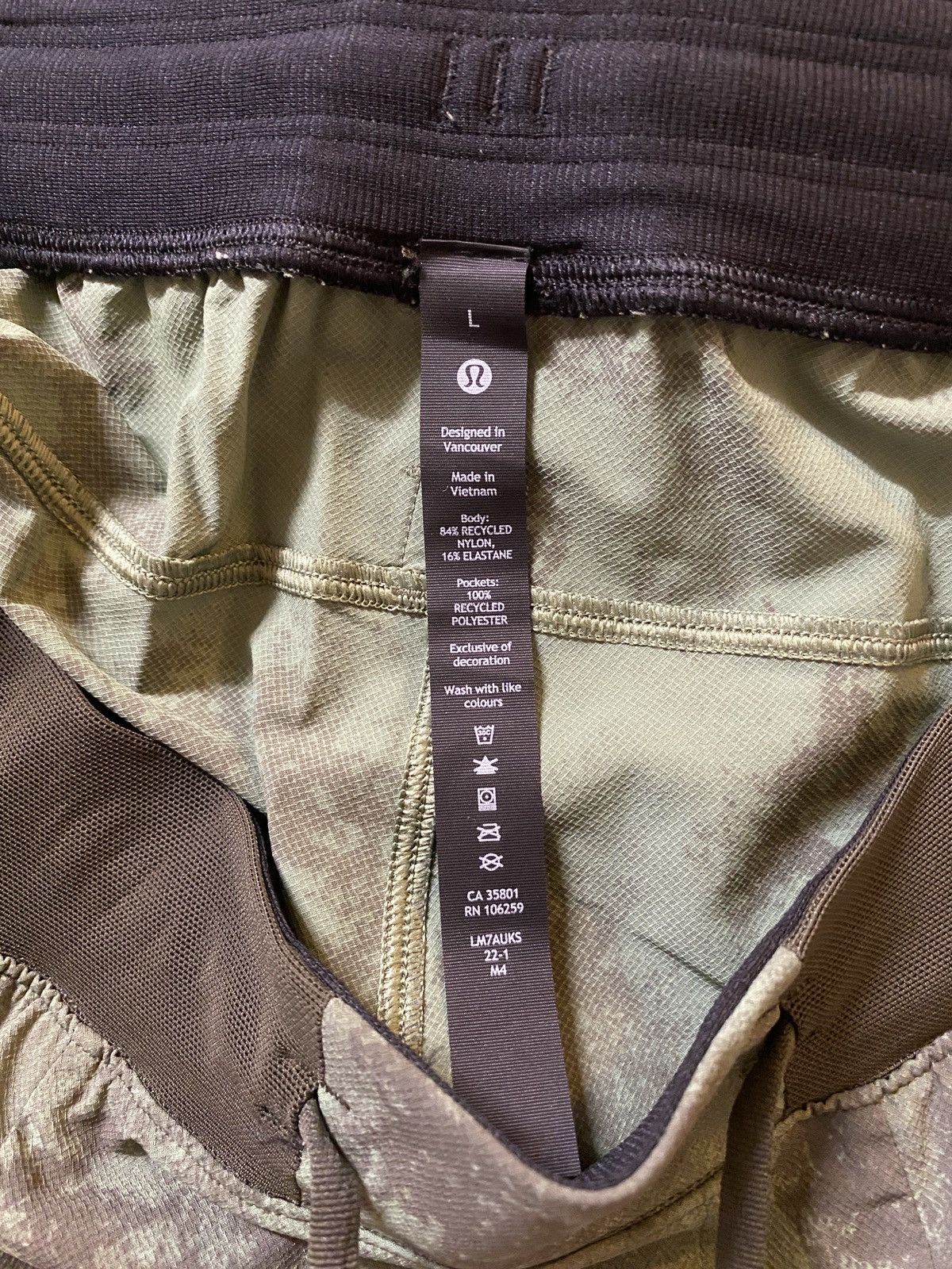 Lululemon × Vintage Green Lululemon Shorts Size US 36 / EU 52 - 4 Thumbnail