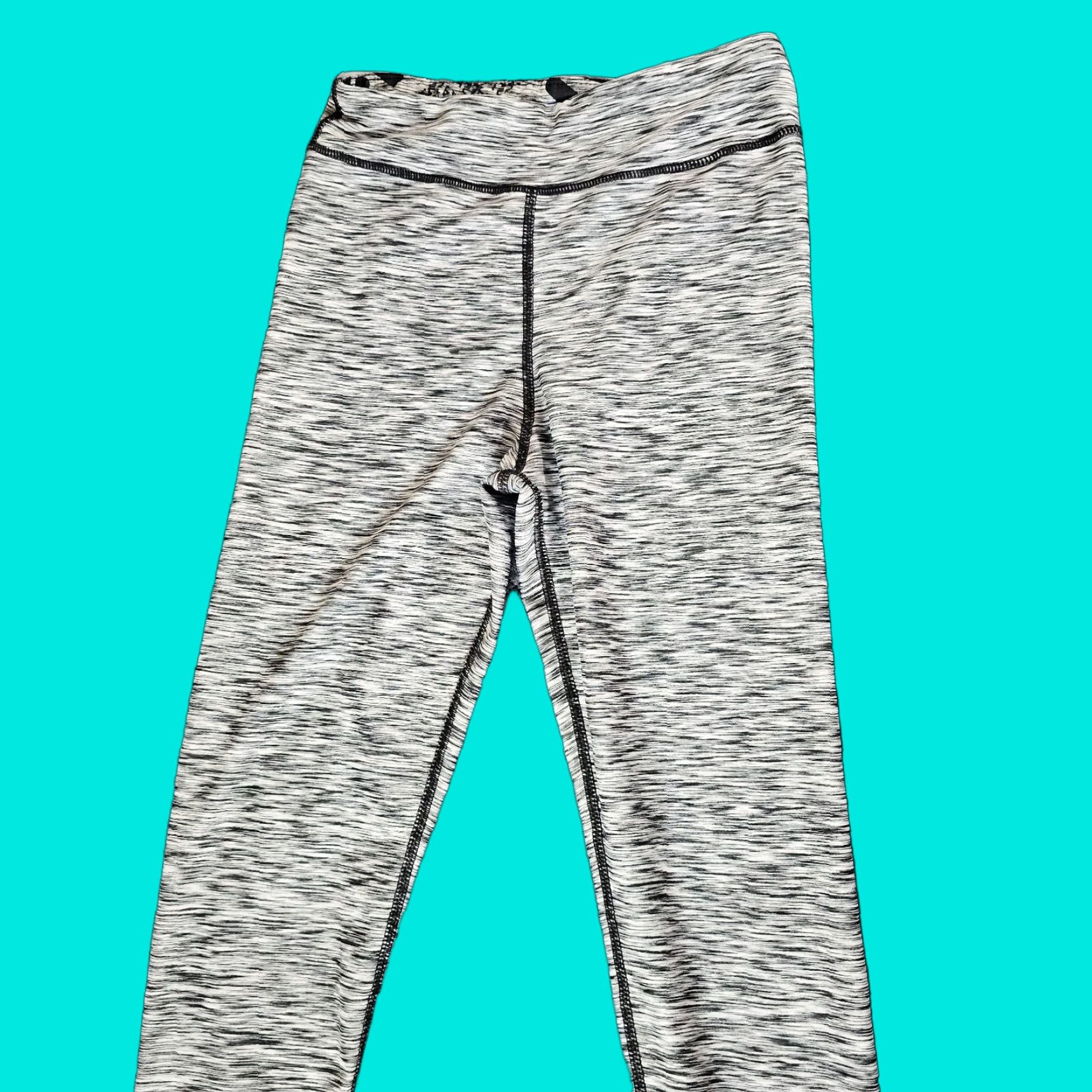 Fila FILA Leggings Heather Gray Mid Rise Size M 10-12 Cropped Athletic Gym Running Size 32" / US 10 / IT 46 - 1 Thumbnail