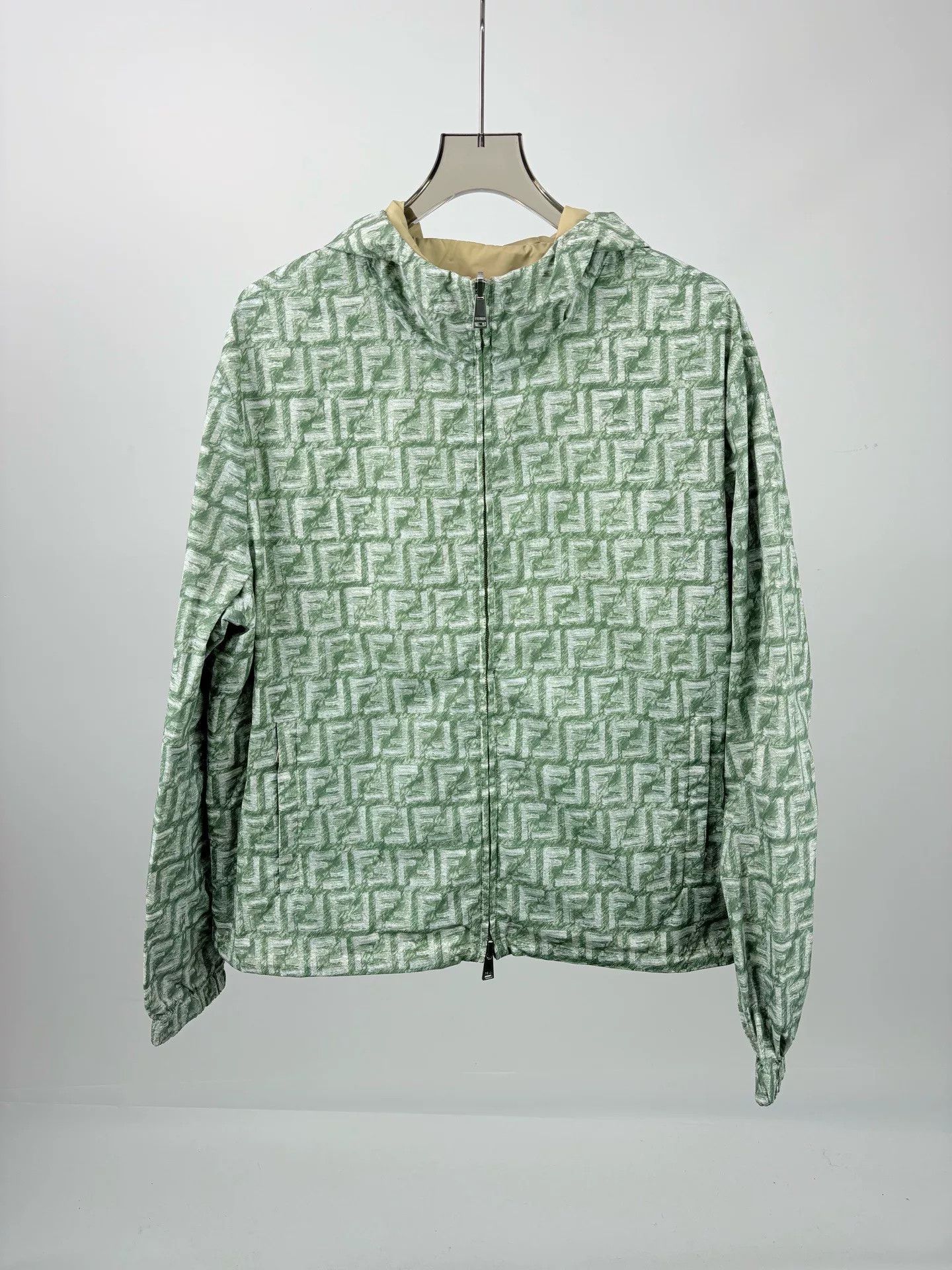 Fendi reversible hooded jacket with Fendi logo Size US L / EU 52-54 / 3 - 1 Thumbnail