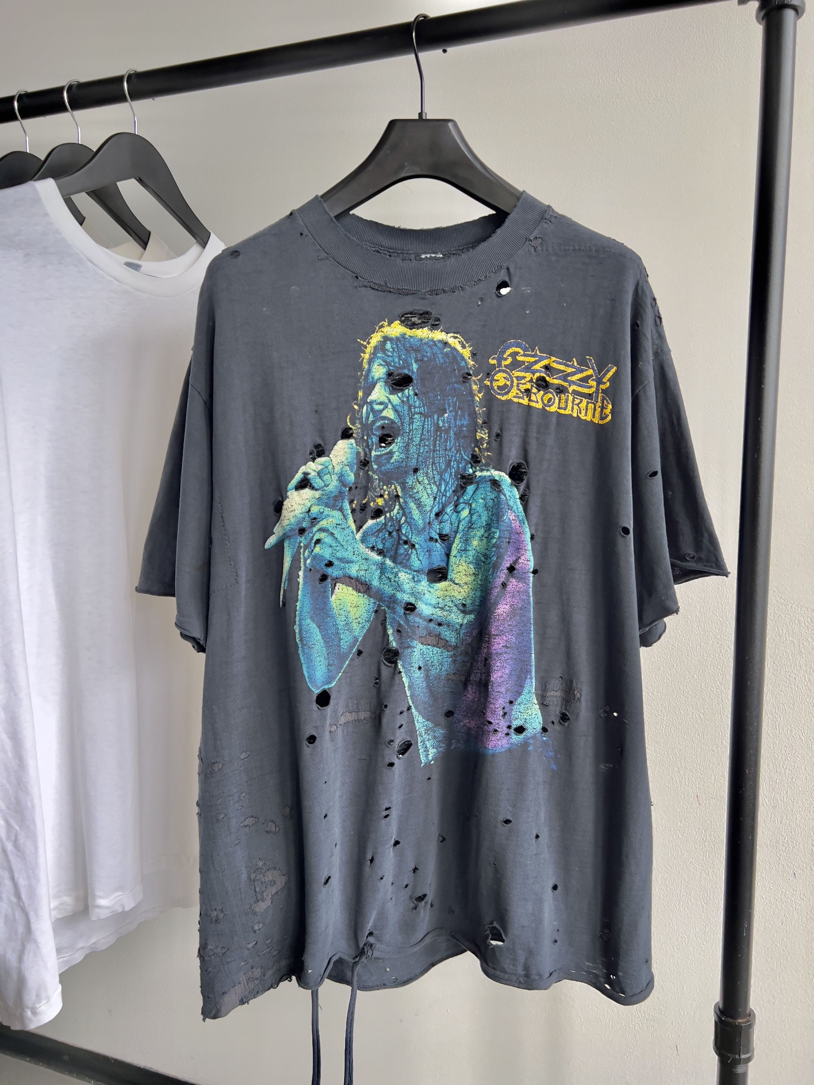 Band Tees Vintage Perfectly Thrashed 90s Ozzy Osbourne Revenge Tee Size US XL / EU 56 / 4 - 2 Thumbnail