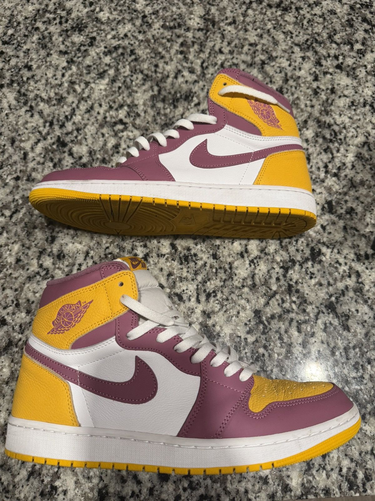 Jordan Brand Jordan 1 “Brotherhood” Size US 12 / EU 45 - 2 Thumbnail
