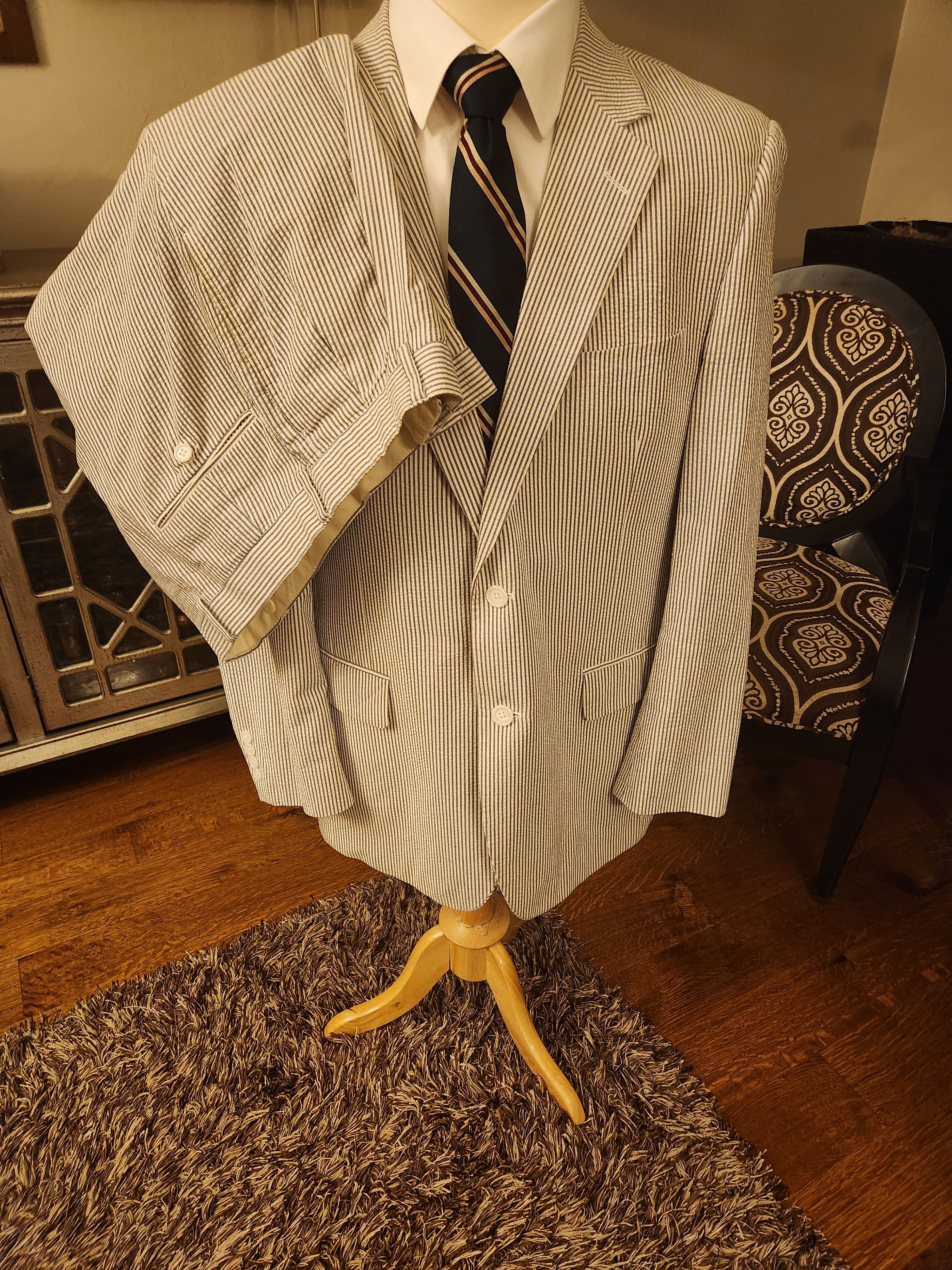 Jos. A. Bank 100% Cotton White and Gray Seersucker Suit Size 42R - 1 Thumbnail