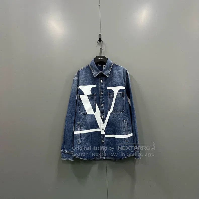 Valentino Valentino Blue big logo print denim shirt Size US L / EU 52-54 / 3 - 1 Thumbnail