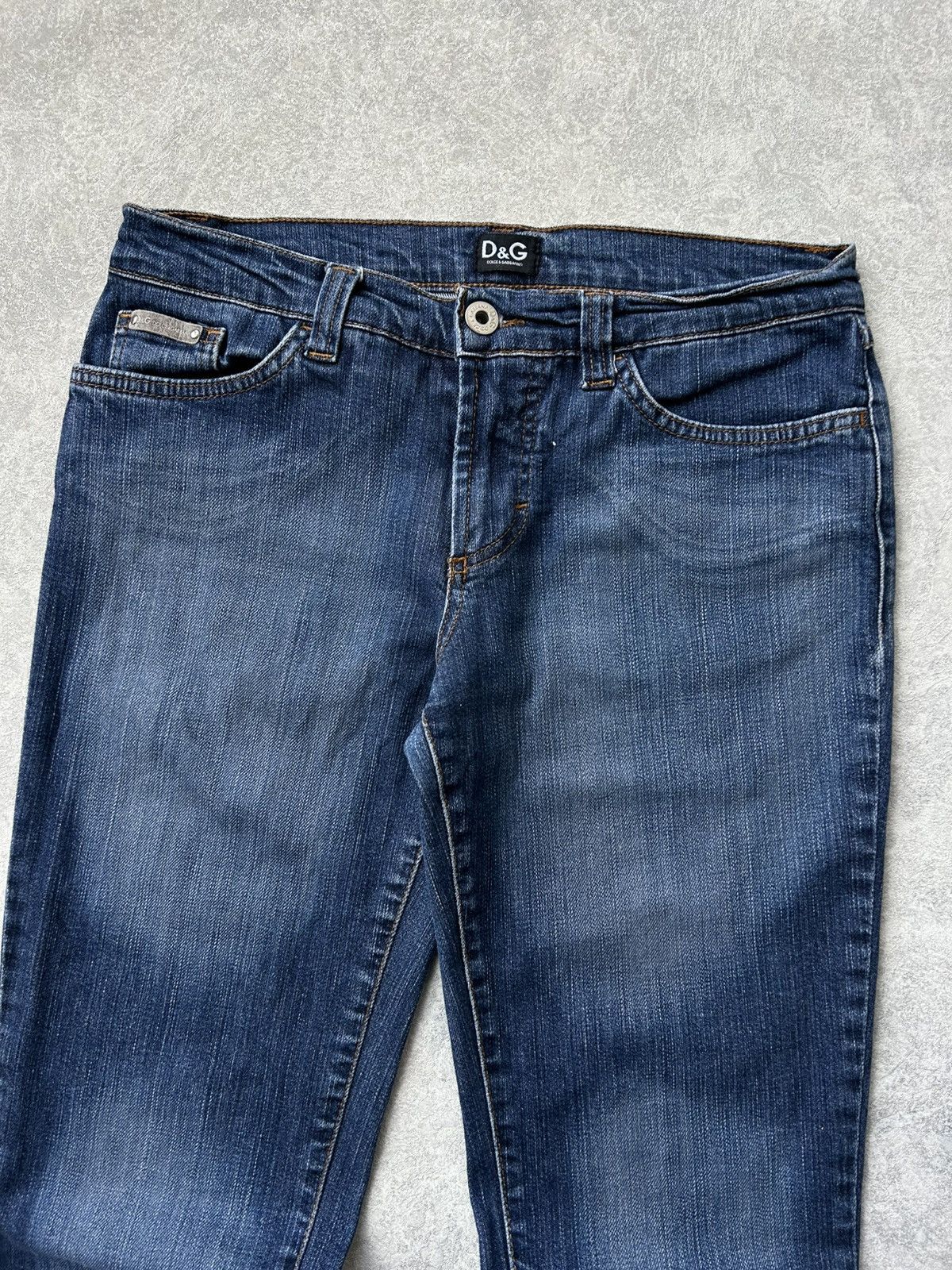 Dolce & Gabbana 2000s Dolce & Gabbana Flared Embroidered Logo Denim Jeans Size 28" / US 6 / IT 42 - 4 Thumbnail