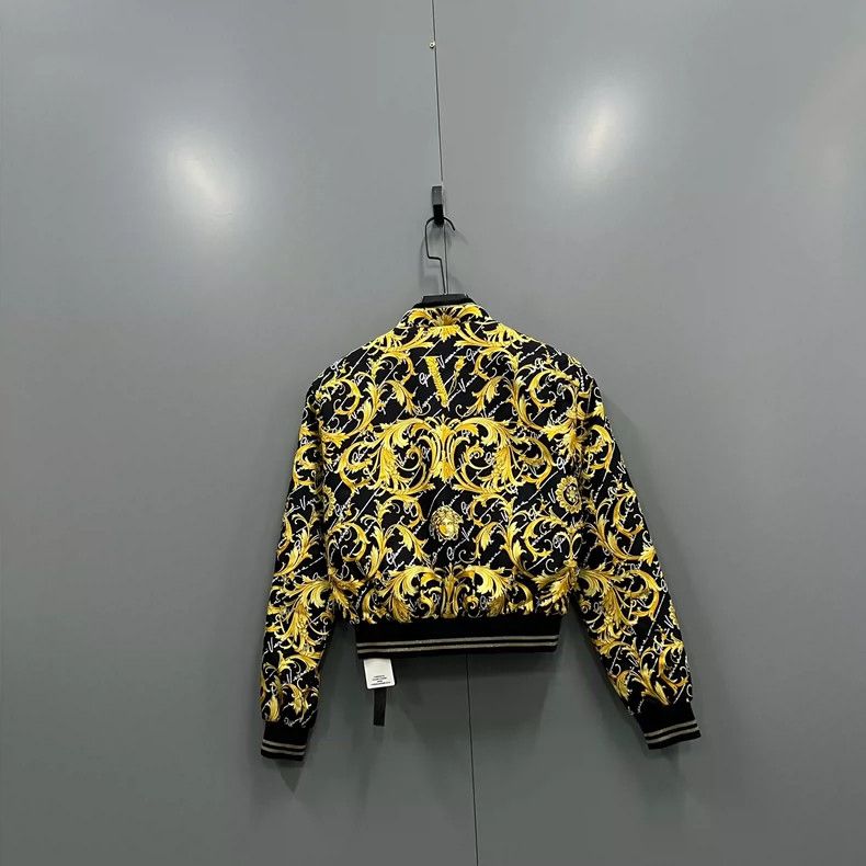 Versace Versace Rhinestones are full of printed coats Size US XS / EU 42 / 0 - 2 Thumbnail