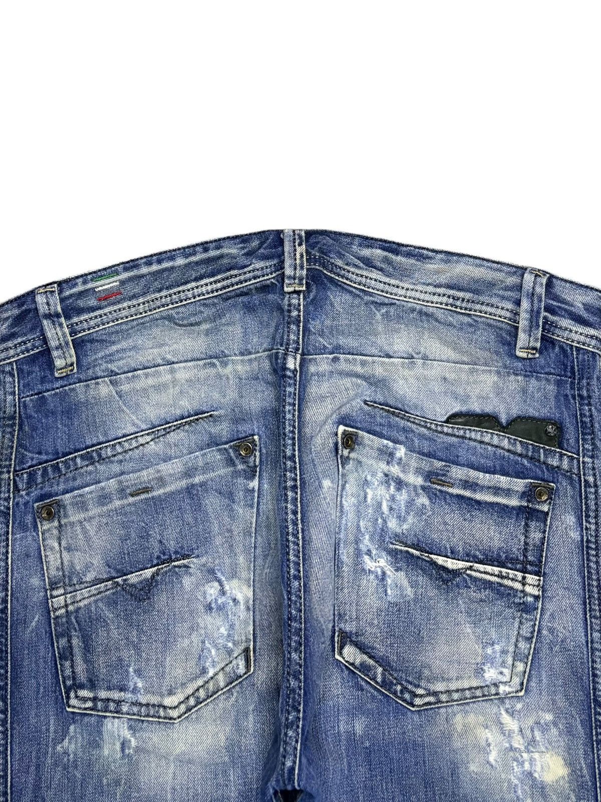 Diesel × Diesel Black Gold Vintage Italy Diesel Blue Eyecons 2013/2 Edition Jeans Size US 33 - 8 Thumbnail