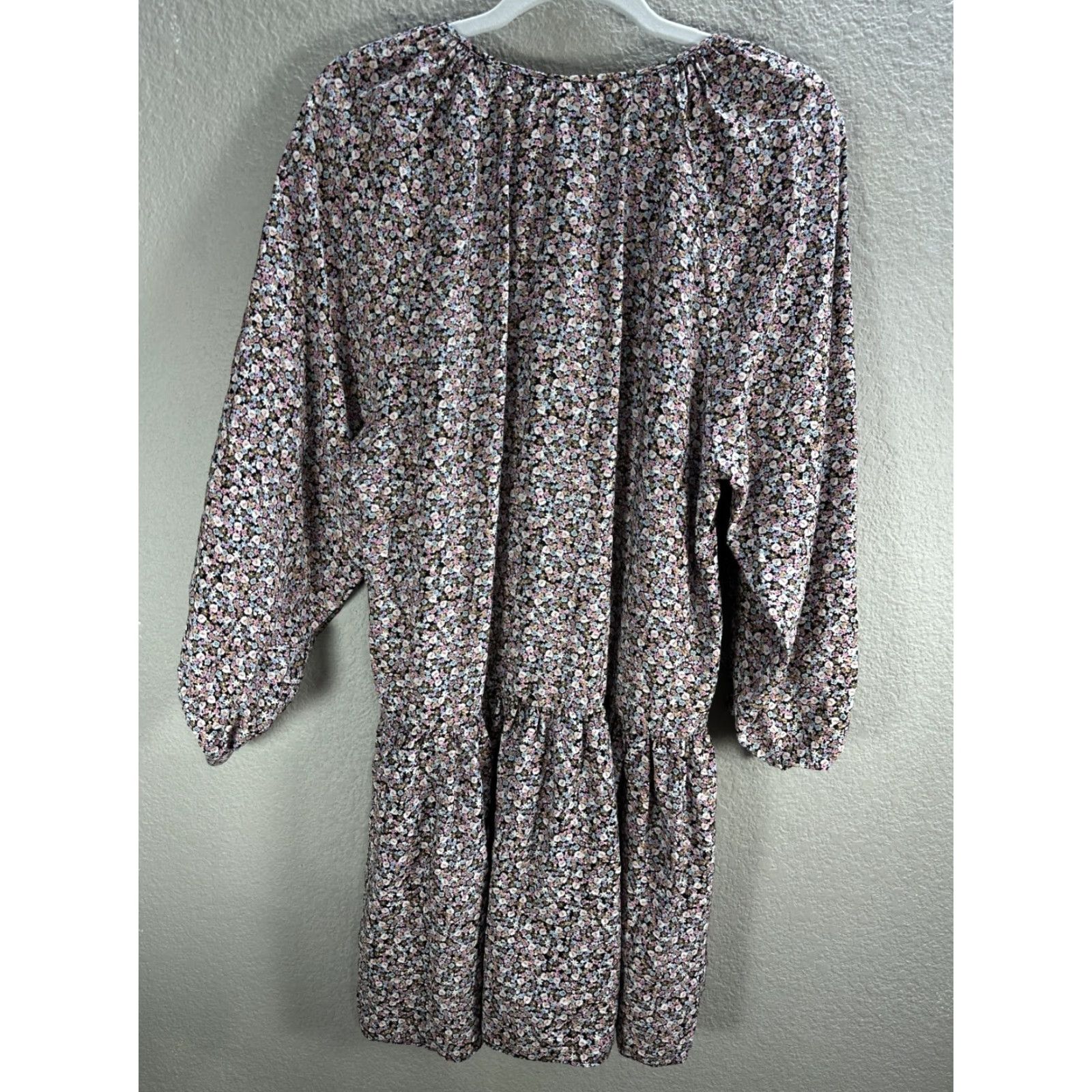 H&M H&M Black Pink Blue Microfloral Ruched Shift Dress Mini Long Sleeve Viscose Sz M Dress Womens Short Sleeve Floral Ruched Casual Party/Cocktail Size M / US 6-8 / IT 42-44 - 6 Thumbnail