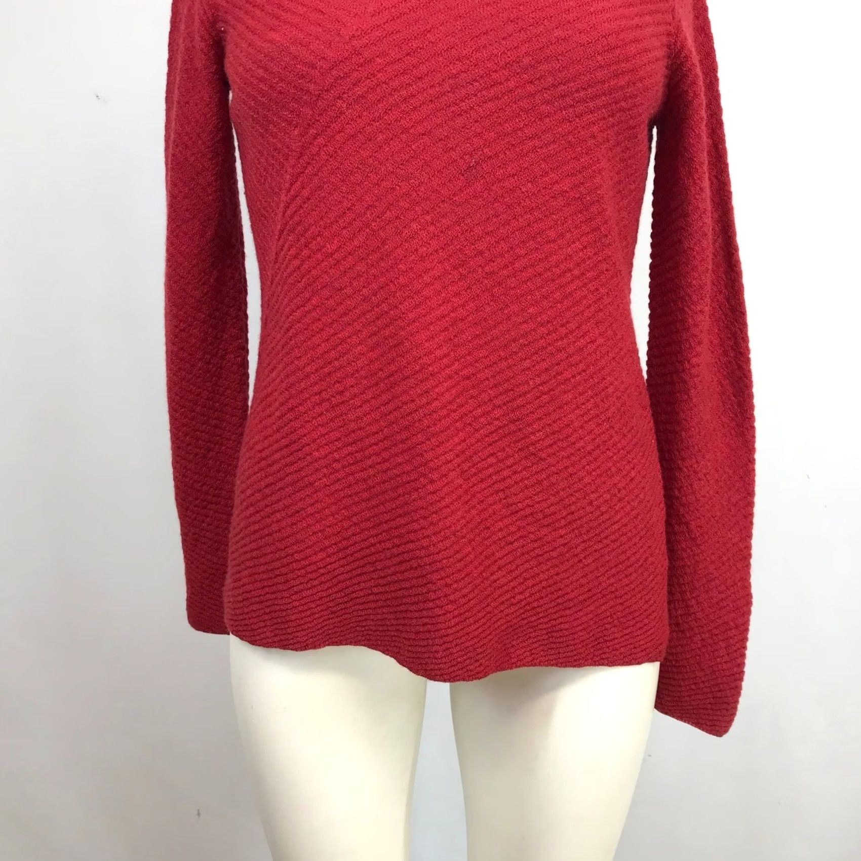 Eileen Fisher VINTAGE? No. Eileen Fisher Red 100% Italian Wool Diagonal Ribbed V-Neck Sweater Petite PS Shirt Women Size S / US 4 / IT 40 - 3 Thumbnail