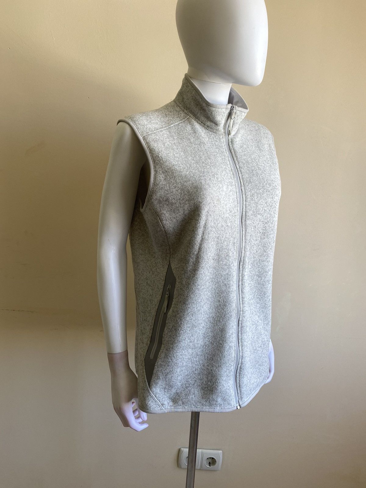 Arc'teryx Arcteryx Womens Grey Fleece Vest Size L Size L / US 10 / IT 46 - 11 Thumbnail