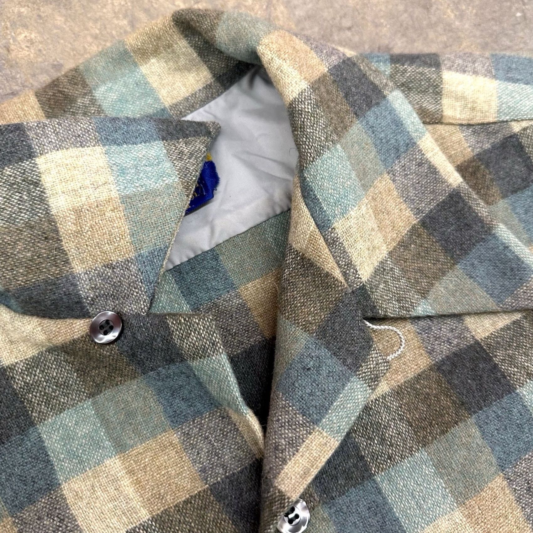 Pendleton VINTAGE Pendleton Shirt L Blue Plaid Tartan Wool 1960s 70s USA Made Mens Size US L / EU 52-54 / 3 - 3 Thumbnail