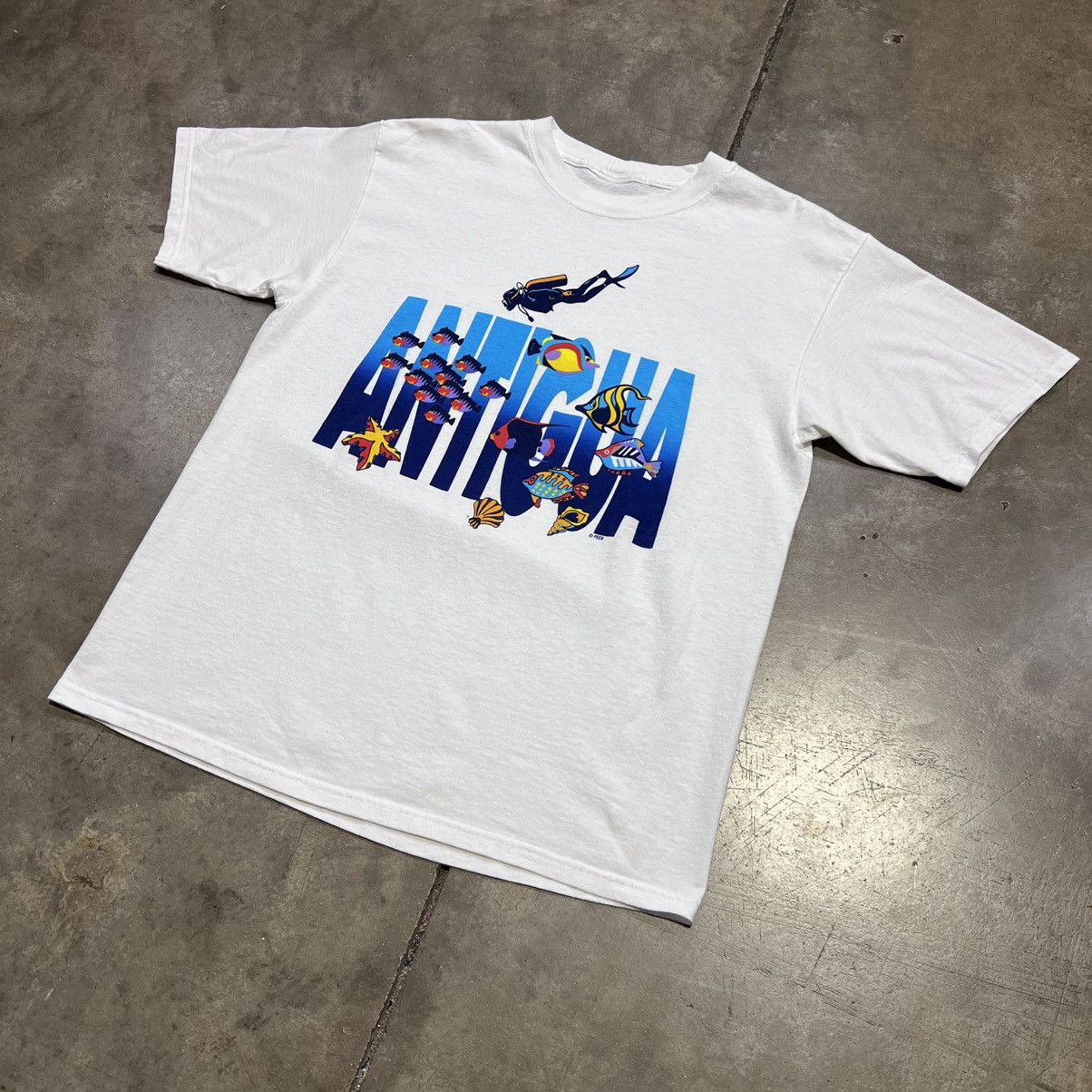 Vintage Vintage Antigua Fish Ocean Tourist Souvenir Graphic Tee 90s Size US L / EU 52-54 / 3 - 2 Thumbnail