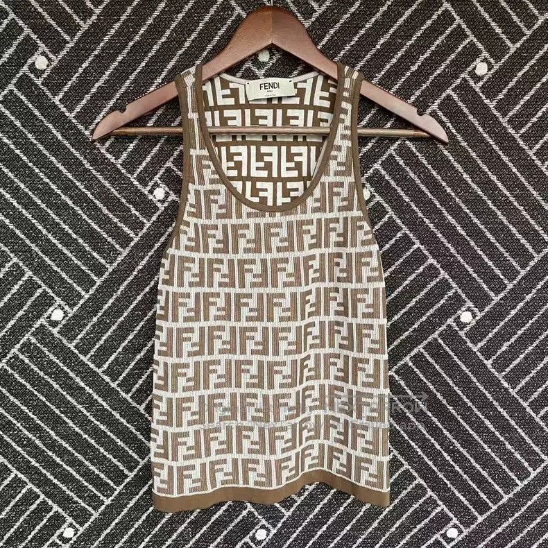 Fendi Fendi Logo letter jacquard round neck fitted vest/brown/co Size XXS / US 00 / IT 34 - 1 Thumbnail
