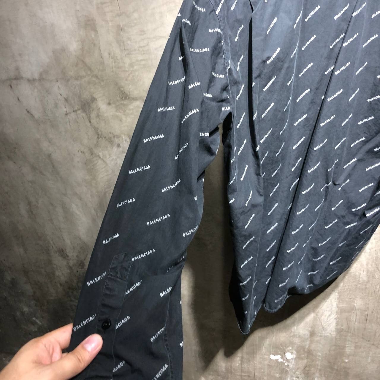 Balenciaga Balenciaga All over print logo button down L/S Size US XXL / EU 58 / 5 - 10 Thumbnail