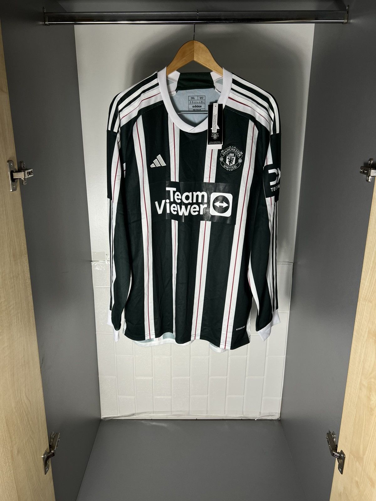 Vintage VERY RARE ADIDAS FC MANCHESTER UNITED ENGLAND SOCCER JERSEY Size US XXL / EU 58 / 5 - 1 Thumbnail