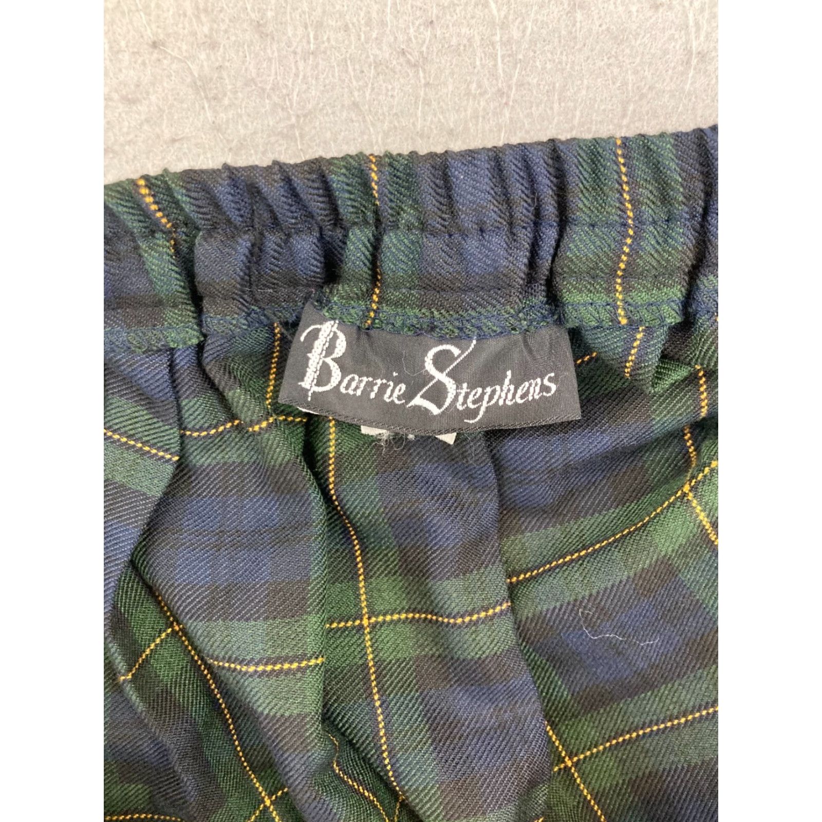 Barrie VINTAGE Barie Stephens Skirt Women Short Plaid Green 6 Adult Womens 80s Retro Preppy Vintage-Style Knit Rayon Blend H6 USA MADE Size 28" / US 6 / IT 42 - 6 Thumbnail
