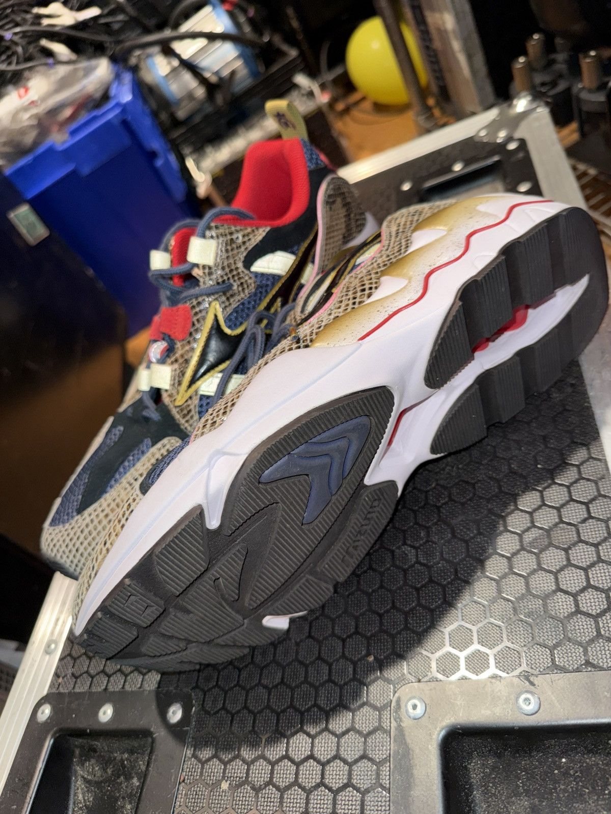 Mizuno Mizuno Wave Rider 1 24 Kilates King Kobra Collectible rare Size US 11.5 / EU 44-45 - 5 Thumbnail