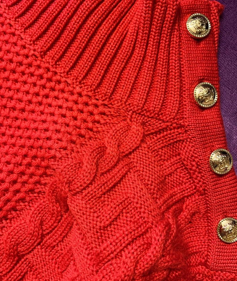 Versace Versace Medusa gold buckle sweater Size L / US 10 / IT 46 - 2 Thumbnail