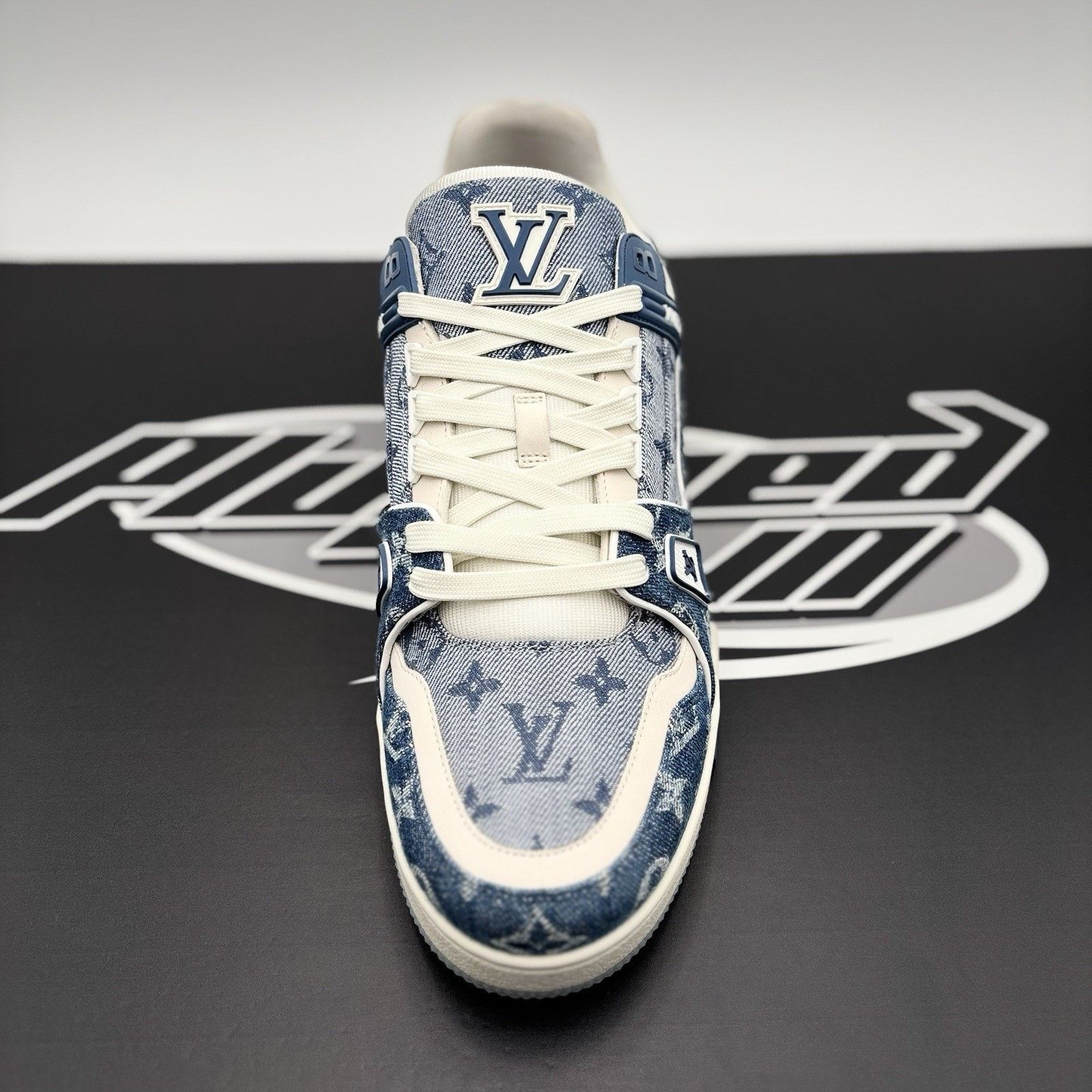 Louis Vuitton 12-12.5 US Louis Vuitton Trainer Denim ' Navy ' | EXCELLENT! Size US 12 / EU 45 - 14 Thumbnail