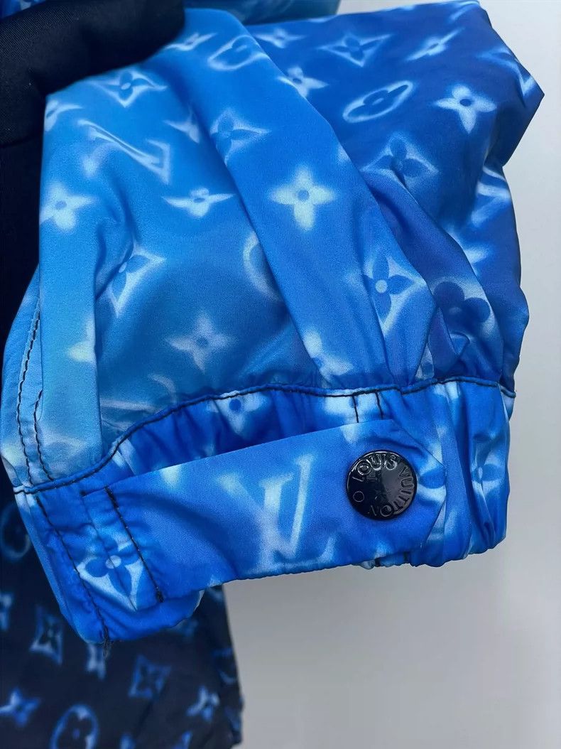Louis Vuitton LOUIS VUITTON Old-print gradient hooded trench jacket 2504- Size XXS / US 00 / IT 34 - 4 Thumbnail
